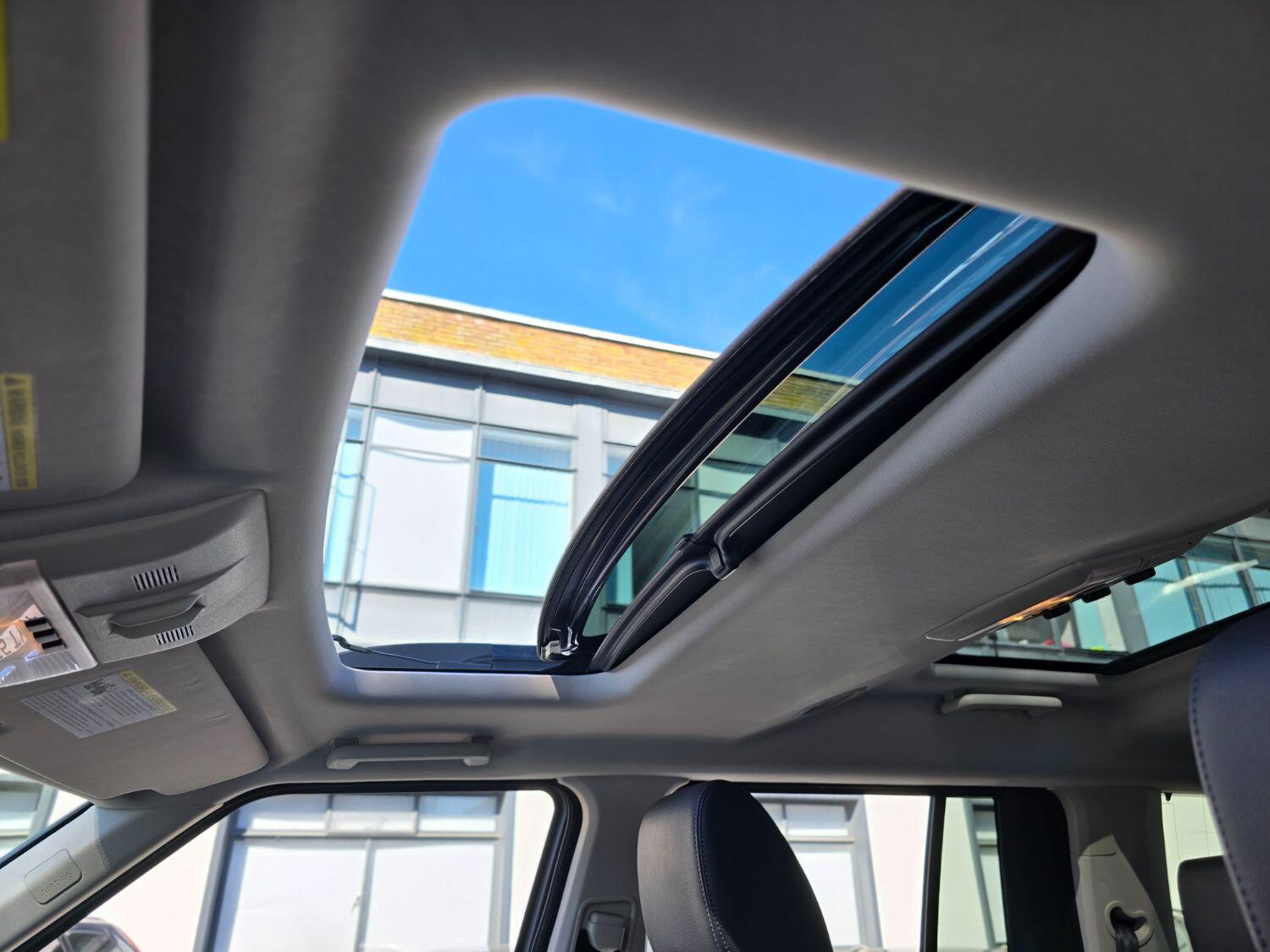 Used Land Rover Discovery 4 2016 for sale - 77189411: Photo 56