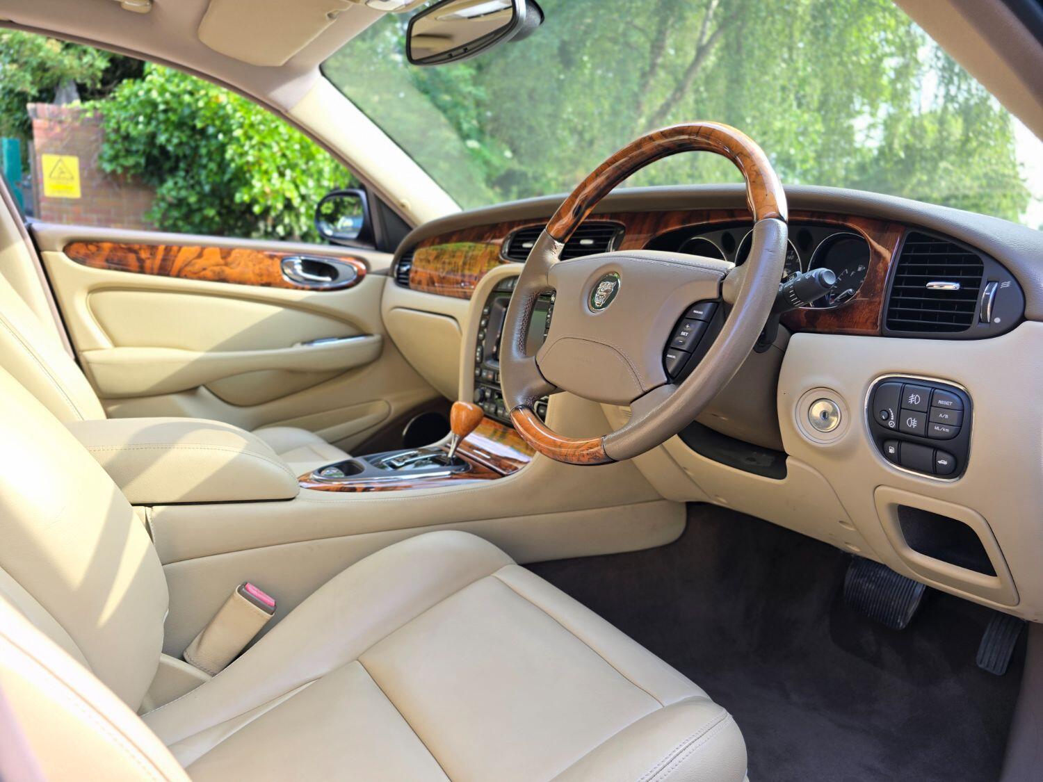 Used Jaguar XJ 2005 for sale - 77189400: Photo 12