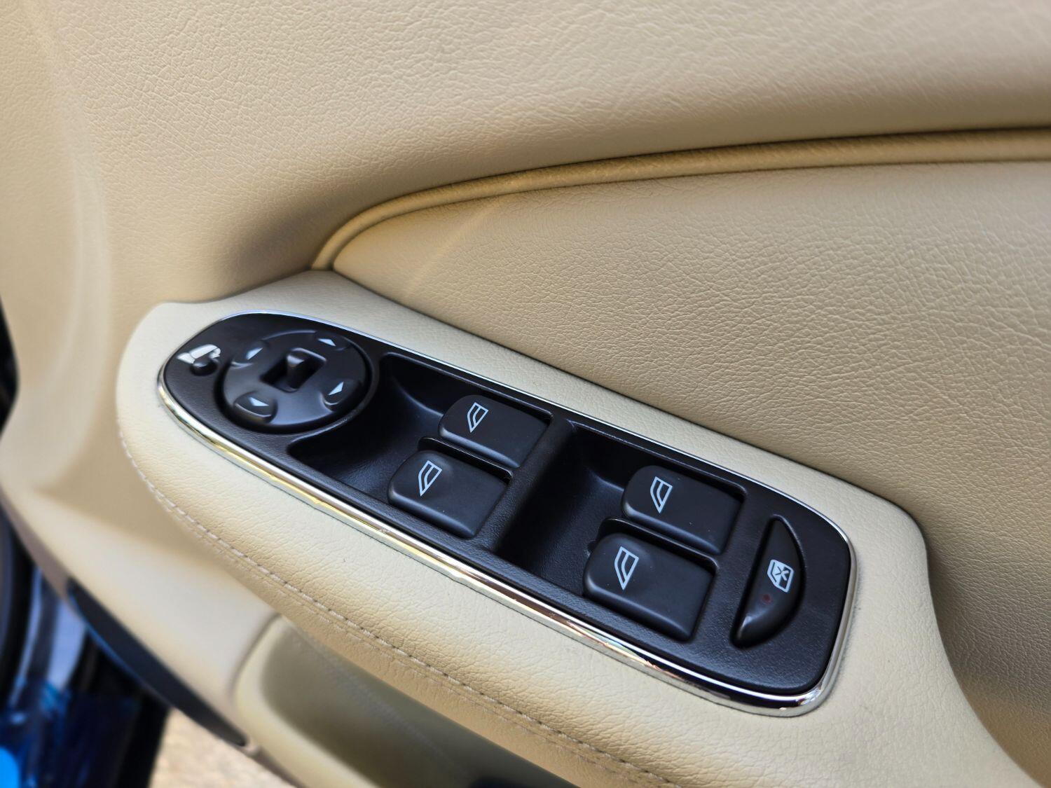 Used Jaguar XJ 2005 for sale - 77189400: Photo 24