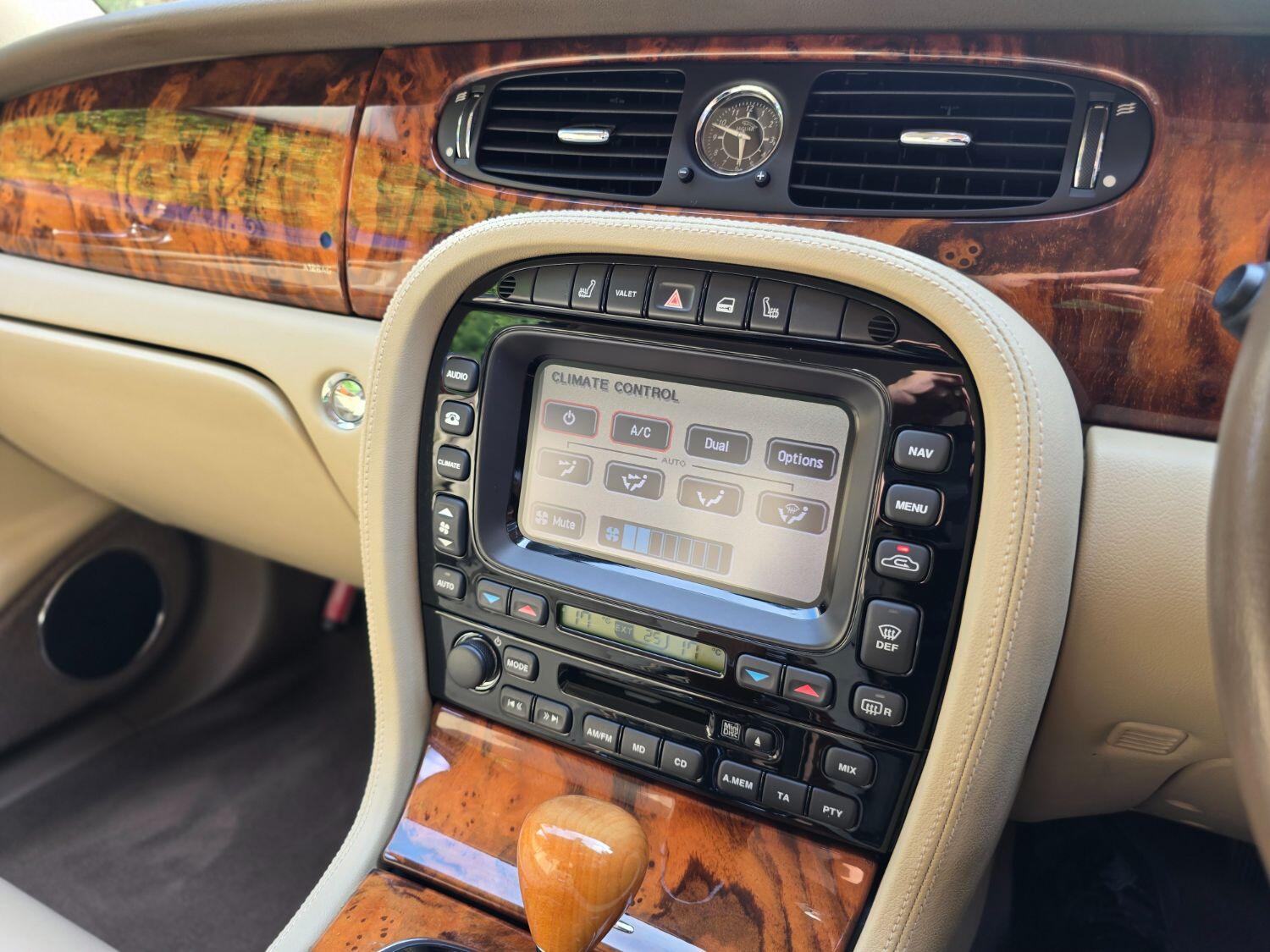 Used Jaguar XJ 2005 for sale - 77189400: Photo 27