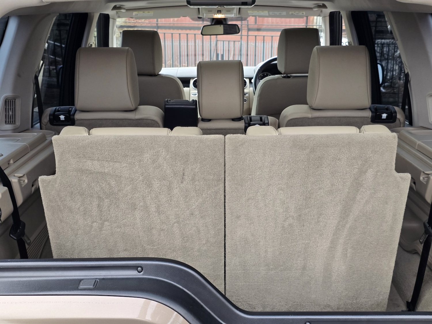 Used Land Rover Discovery 4 2013 for sale - 78070488: Photo 35