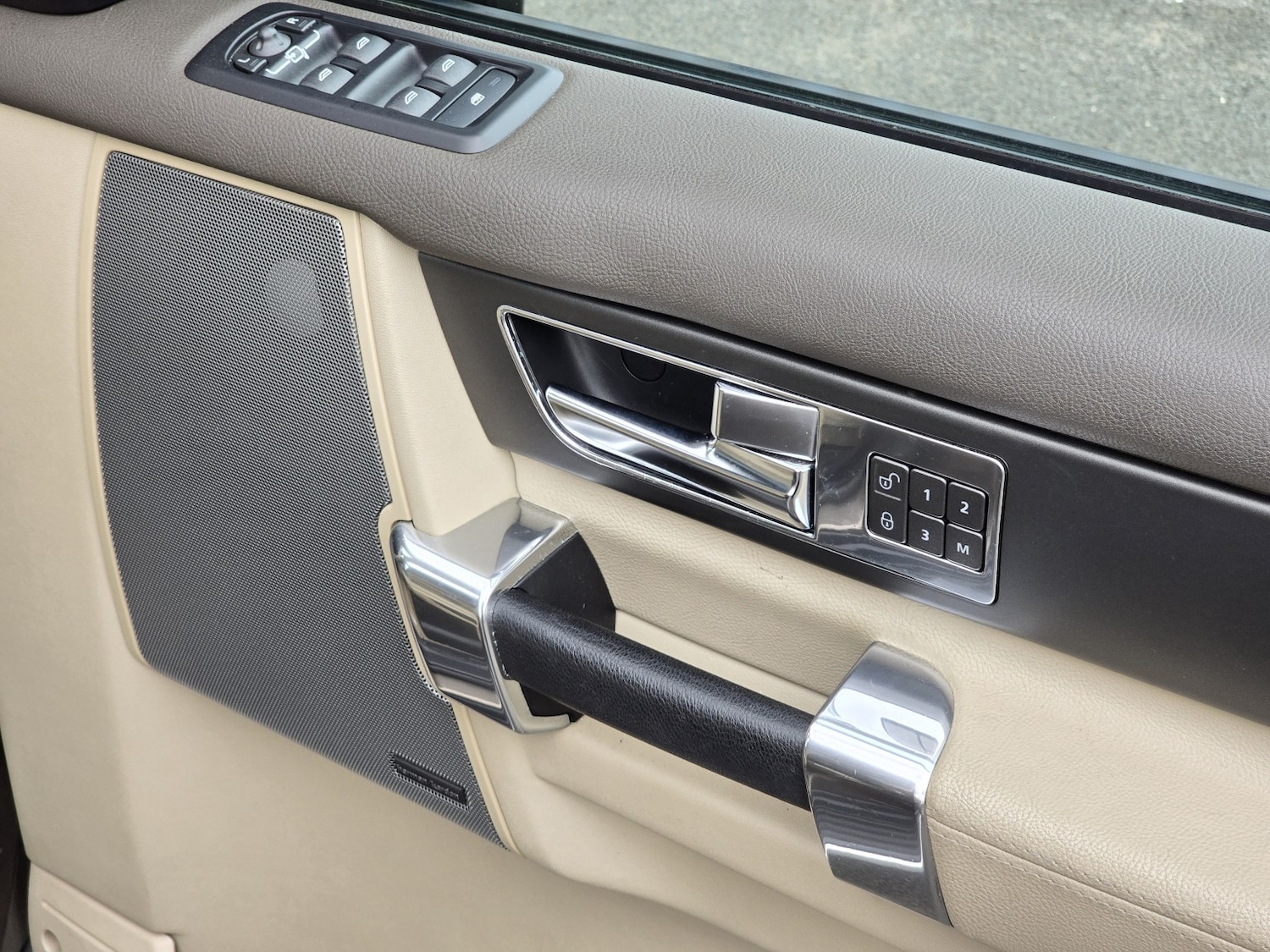 Used Land Rover Discovery 4 2013 for sale - 78070488: Photo 60