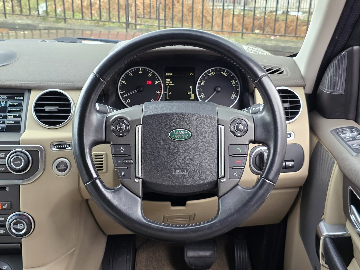 Used Land Rover Discovery 4 2013 for sale - 78070488: Photo 61