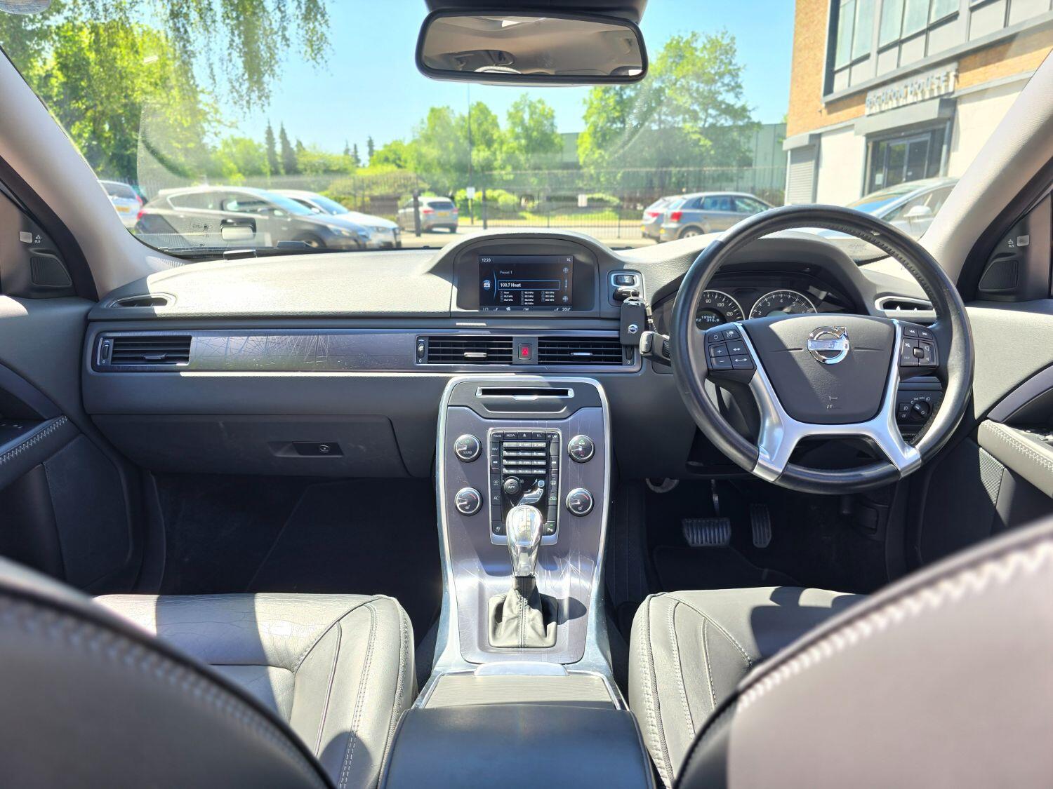 Used Volvo V70 2013 for sale - 77189399: Photo 2