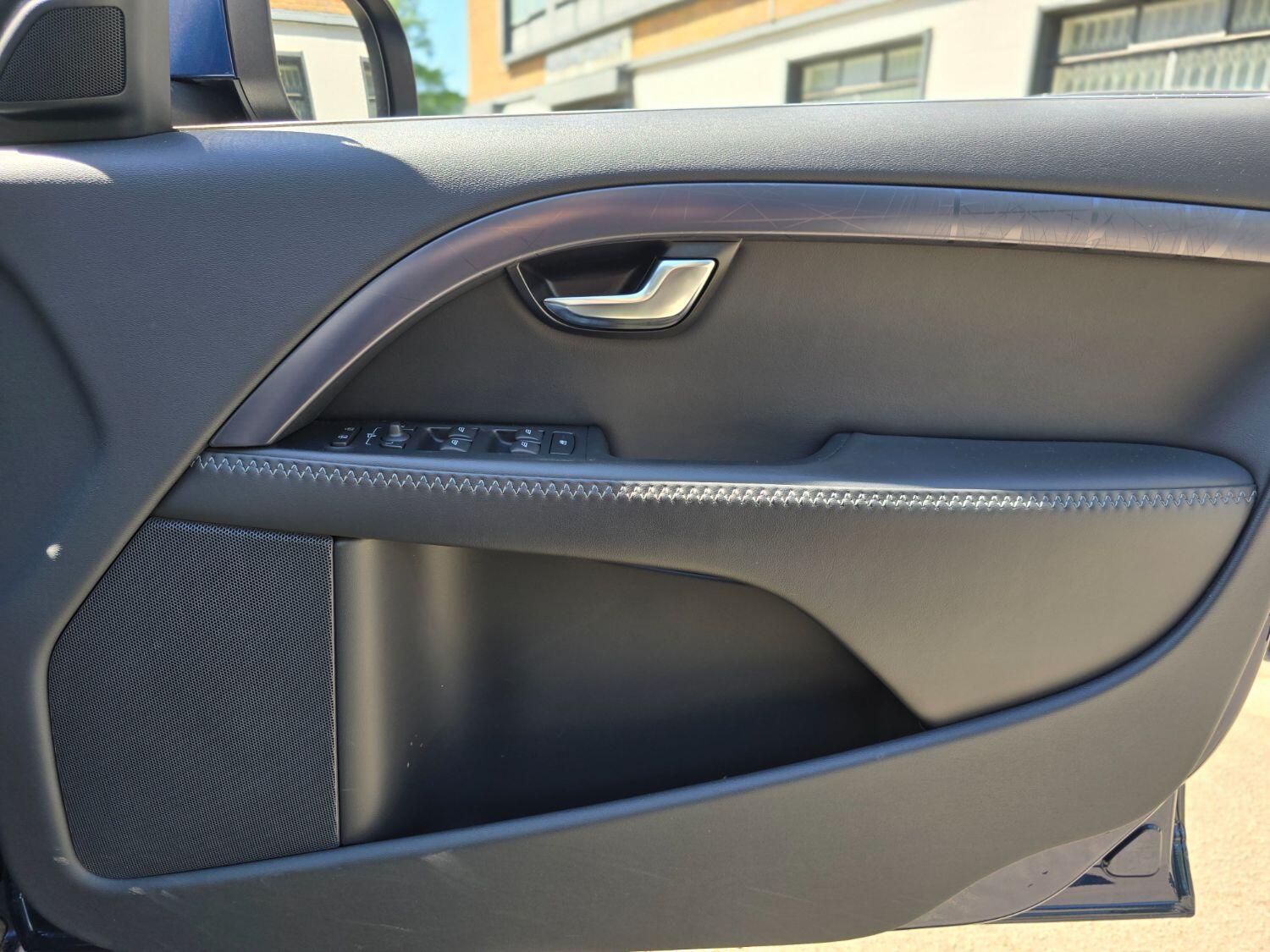 Used Volvo V70 2013 for sale - 77189399: Photo 41