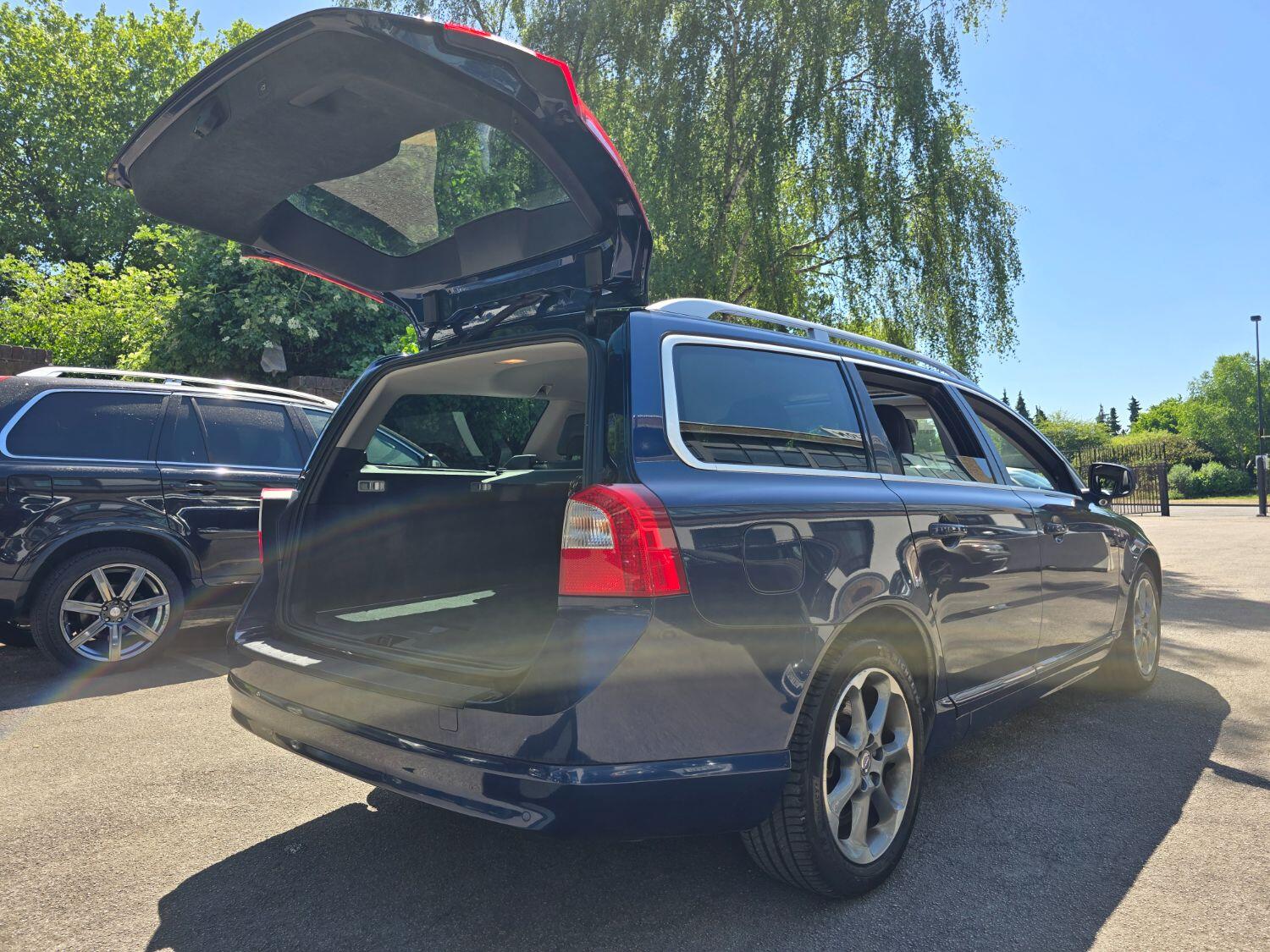 Used Volvo V70 2013 for sale - 77189399: Photo 71