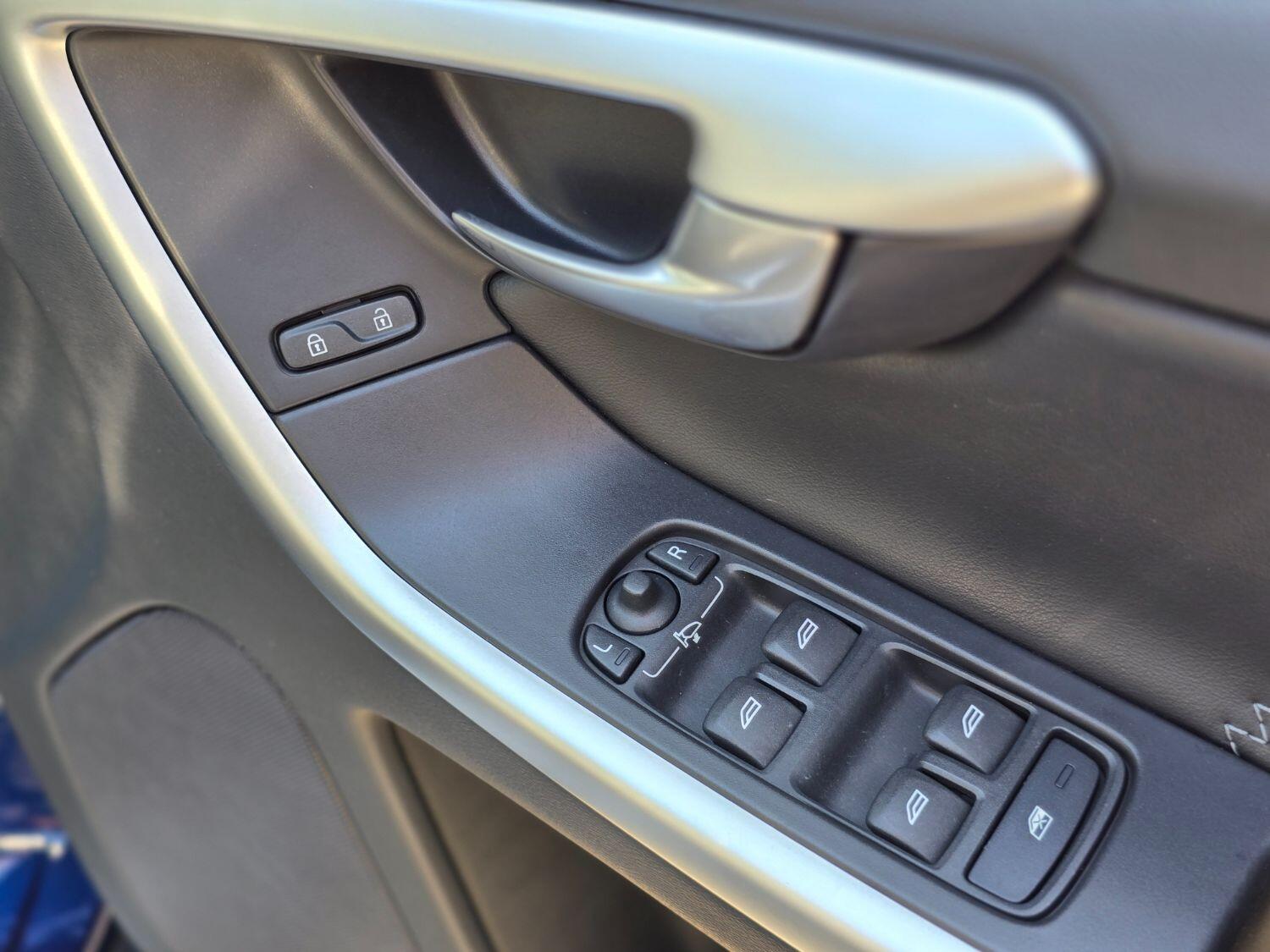 Used Volvo XC60 2011 for sale - 77189396: Photo 20