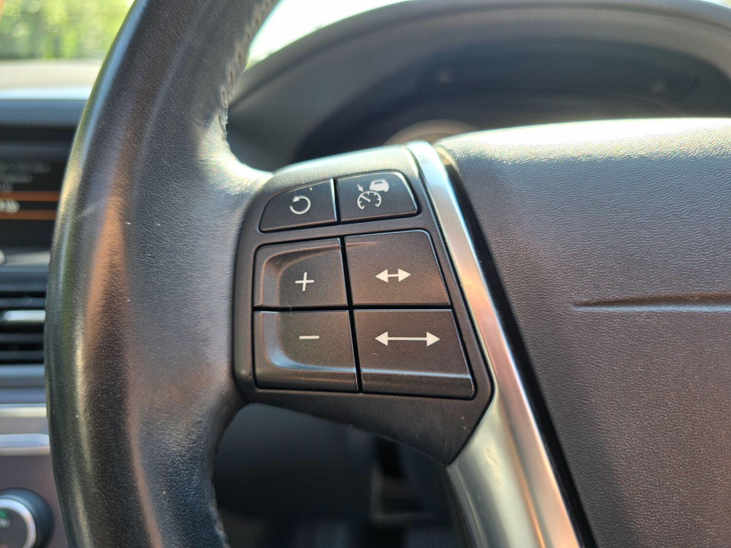 Used Volvo XC60 2011 for sale - 77189396: Photo 28