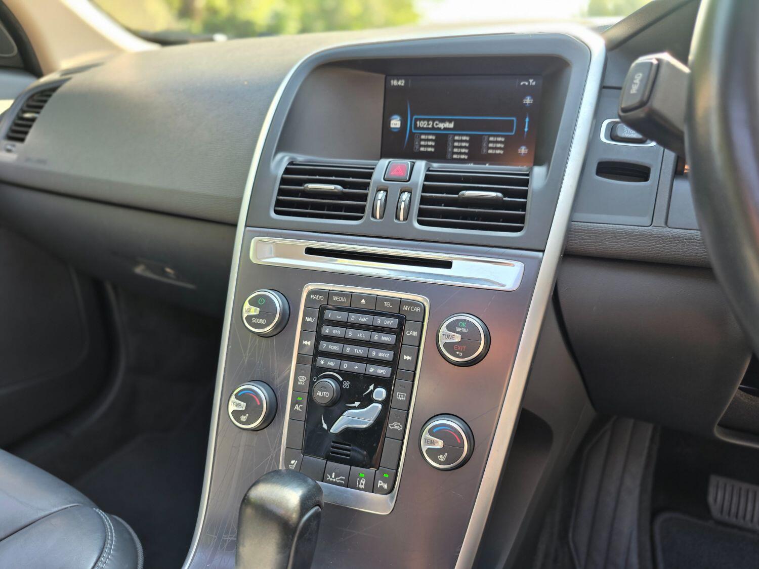 Used Volvo XC60 2011 for sale - 77189396: Photo 32