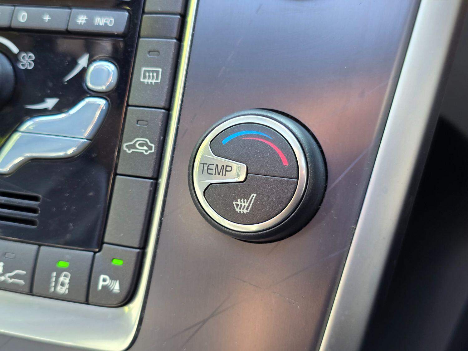 Used Volvo XC60 2011 for sale - 77189396: Photo 33