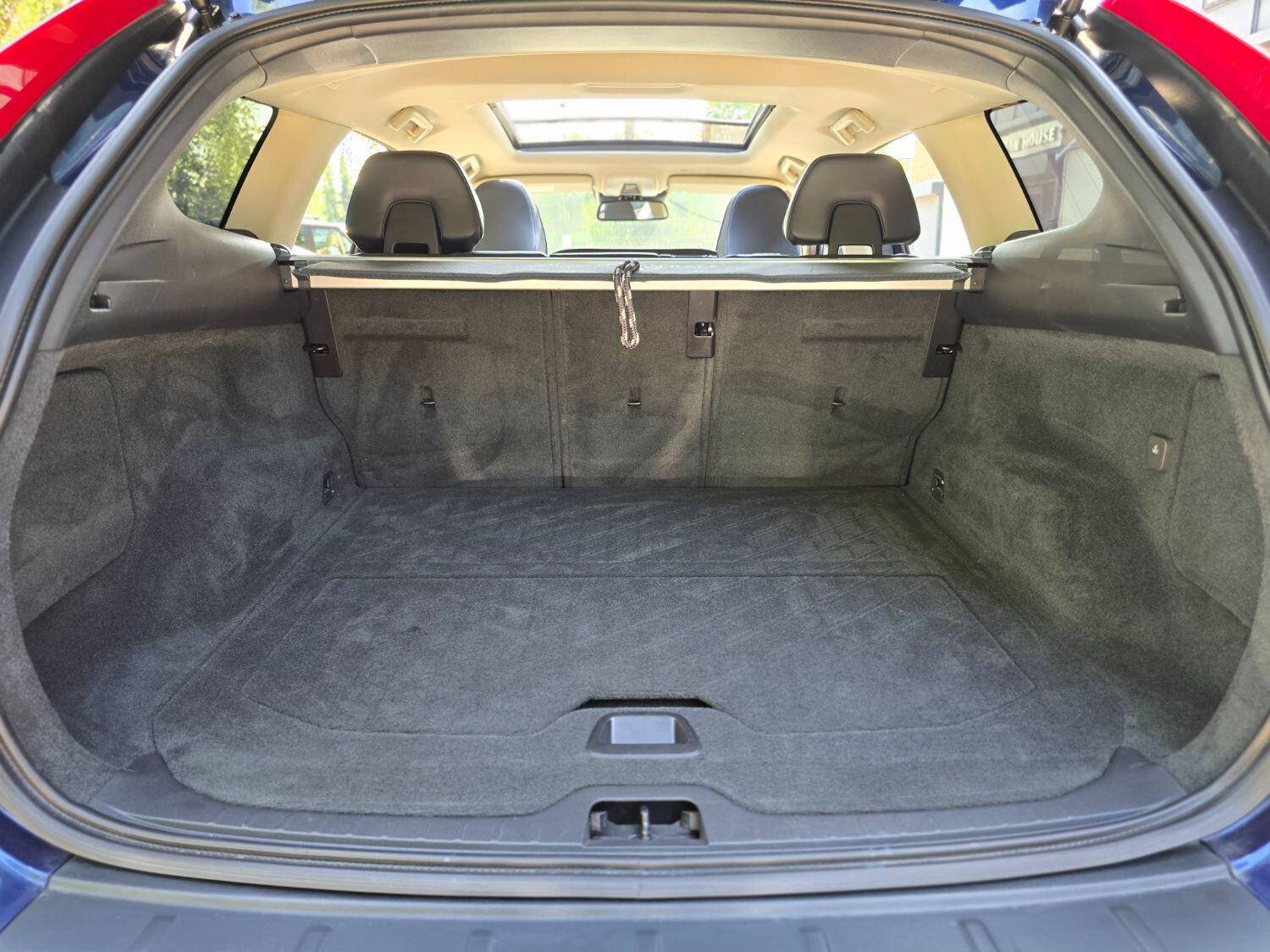 Used Volvo XC60 2011 for sale - 77189396: Photo 44