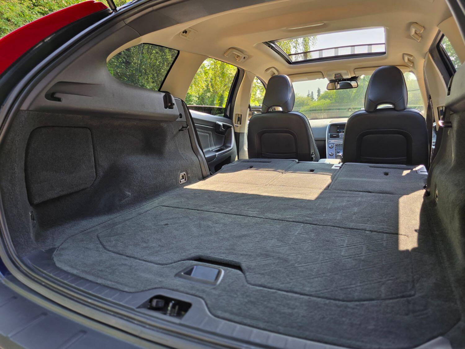 Used Volvo XC60 2011 for sale - 77189396: Photo 46