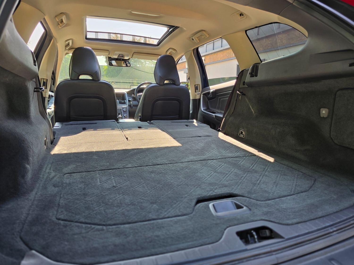 Used Volvo XC60 2011 for sale - 77189396: Photo 47