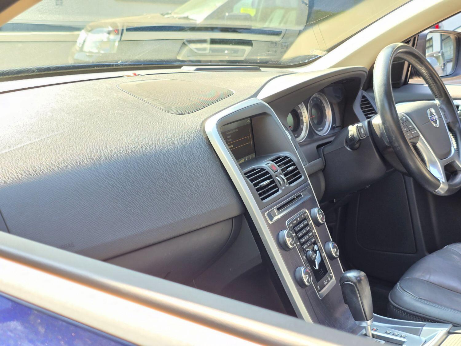 Used Volvo XC60 2011 for sale - 77189396: Photo 79