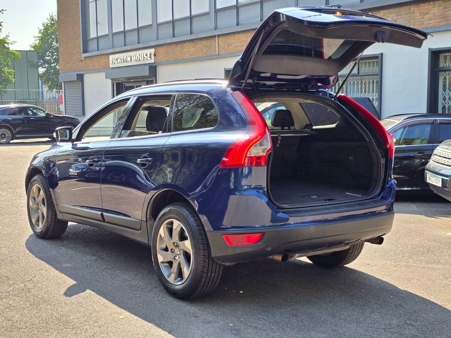 Used Volvo XC60 2011 for sale - 77189396: Photo 89