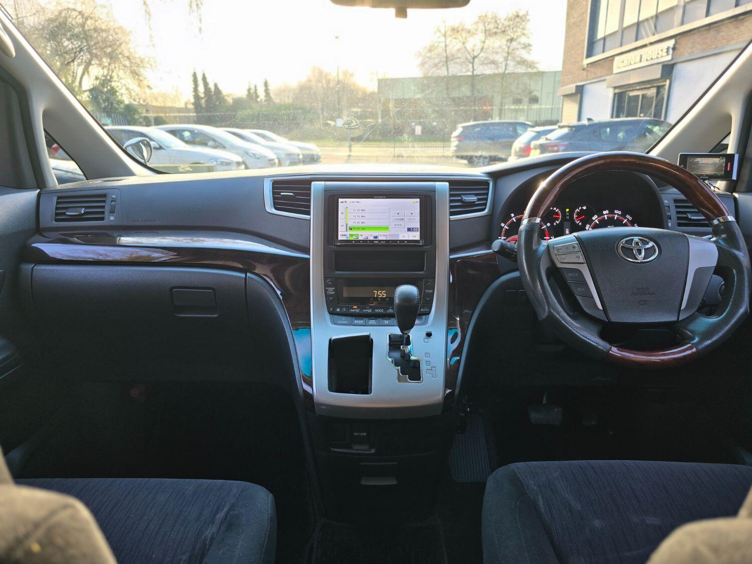 Used Toyota Vellfire 2012 for sale - 78070478: Photo 3