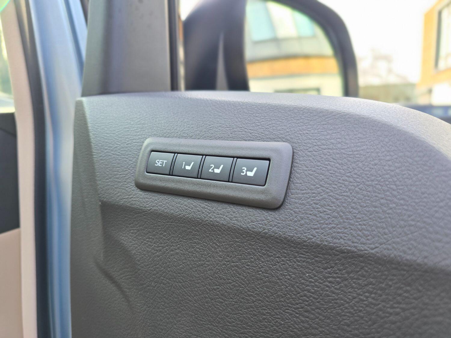 Used Toyota Vellfire 2012 for sale - 77189394: Photo 11