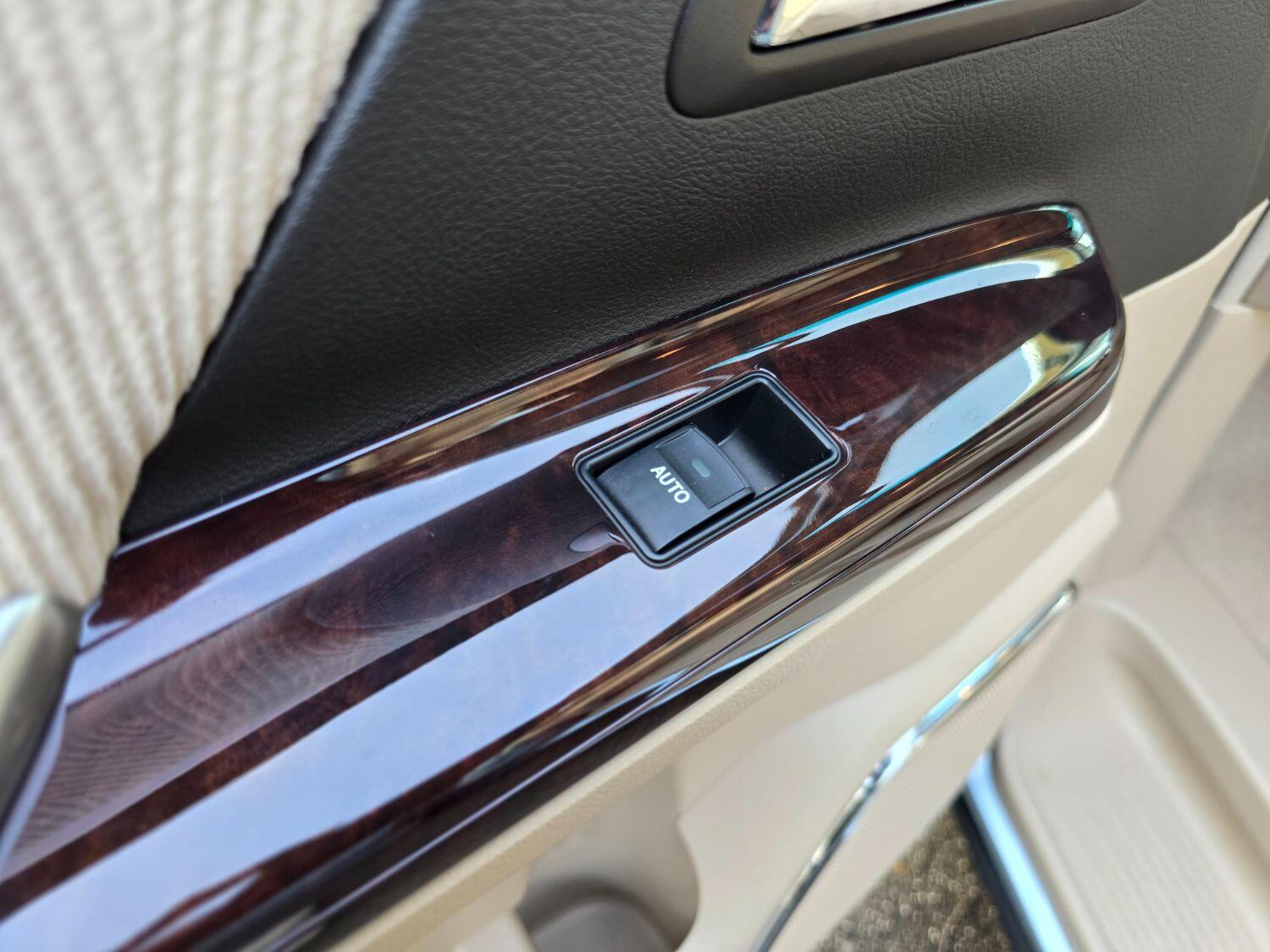 Used Toyota Vellfire 2012 for sale - 77189394: Photo 25