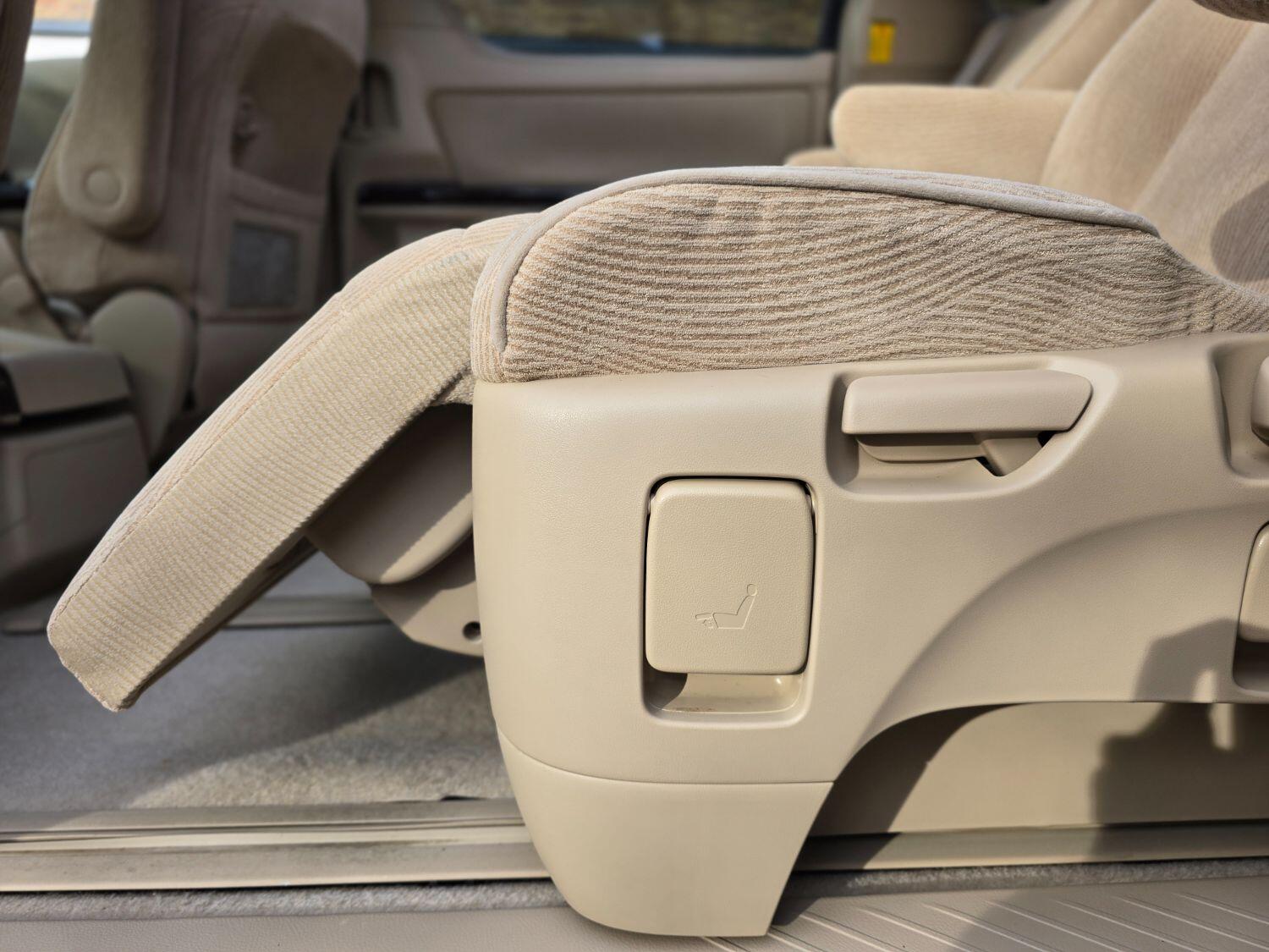 Used Toyota Vellfire 2012 for sale - 77189394: Photo 38