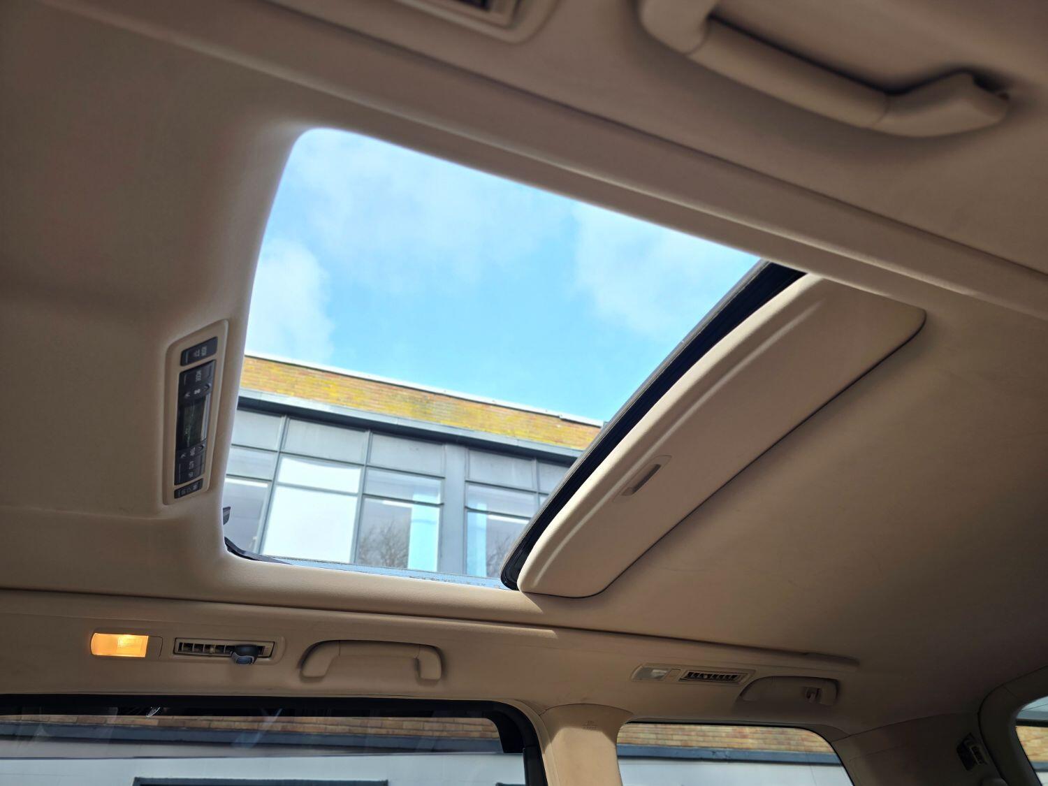 Used Toyota Vellfire 2012 for sale - 77189394: Photo 43