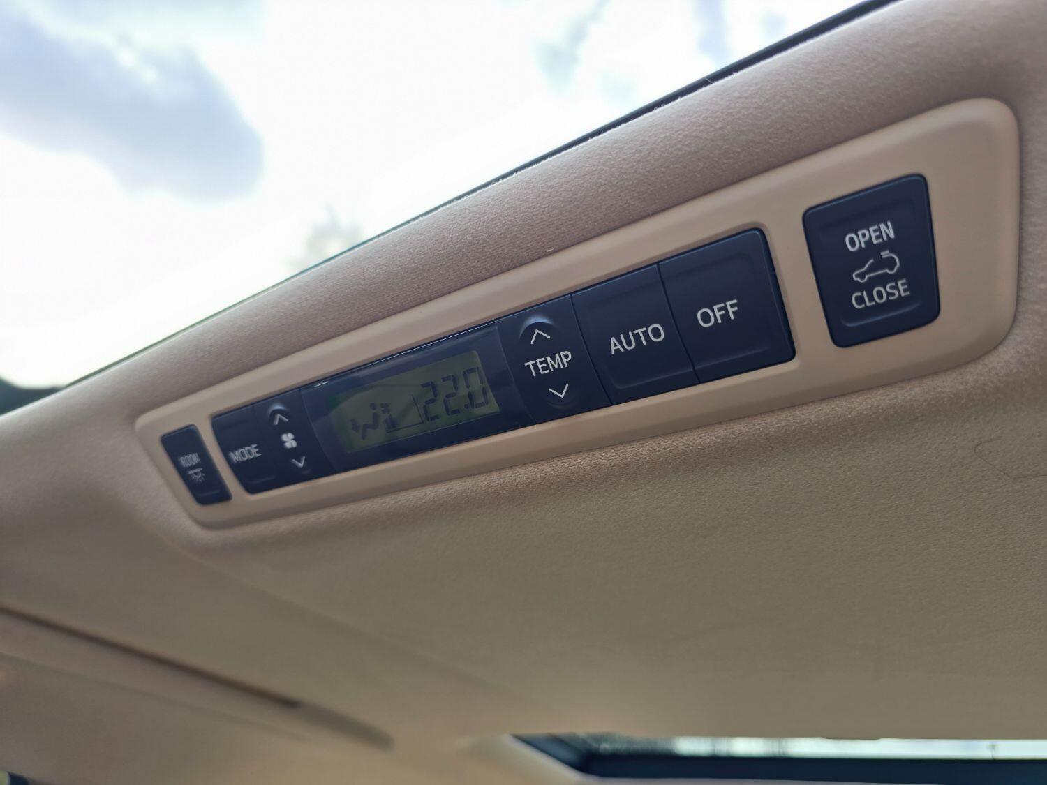 Used Toyota Vellfire 2012 for sale - 77189394: Photo 44