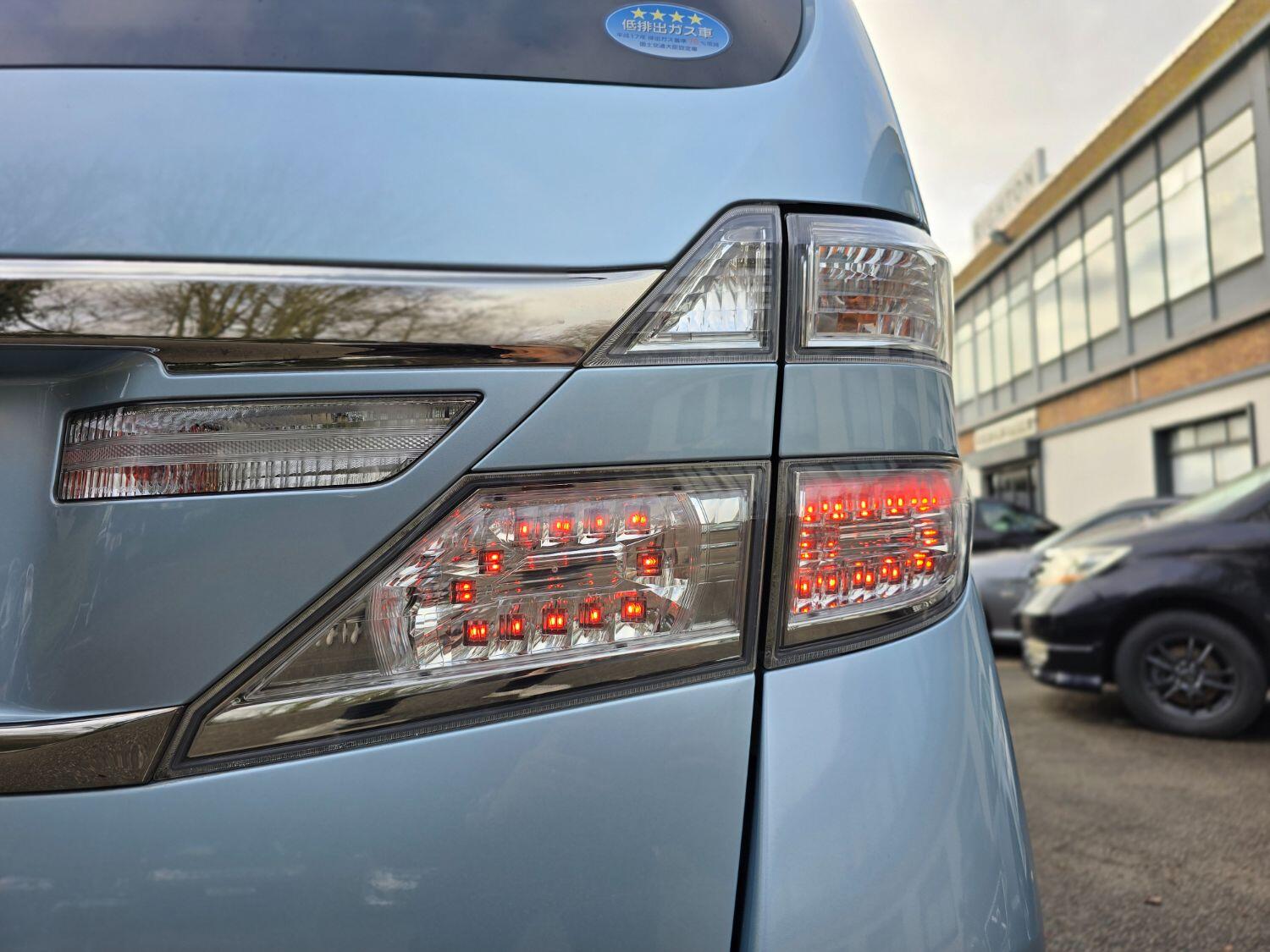 Used Toyota Vellfire 2012 for sale - 77189394: Photo 80