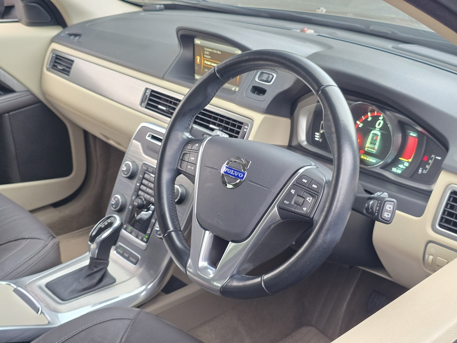 Used Volvo XC70 2013 for sale - 77750058: Photo 12