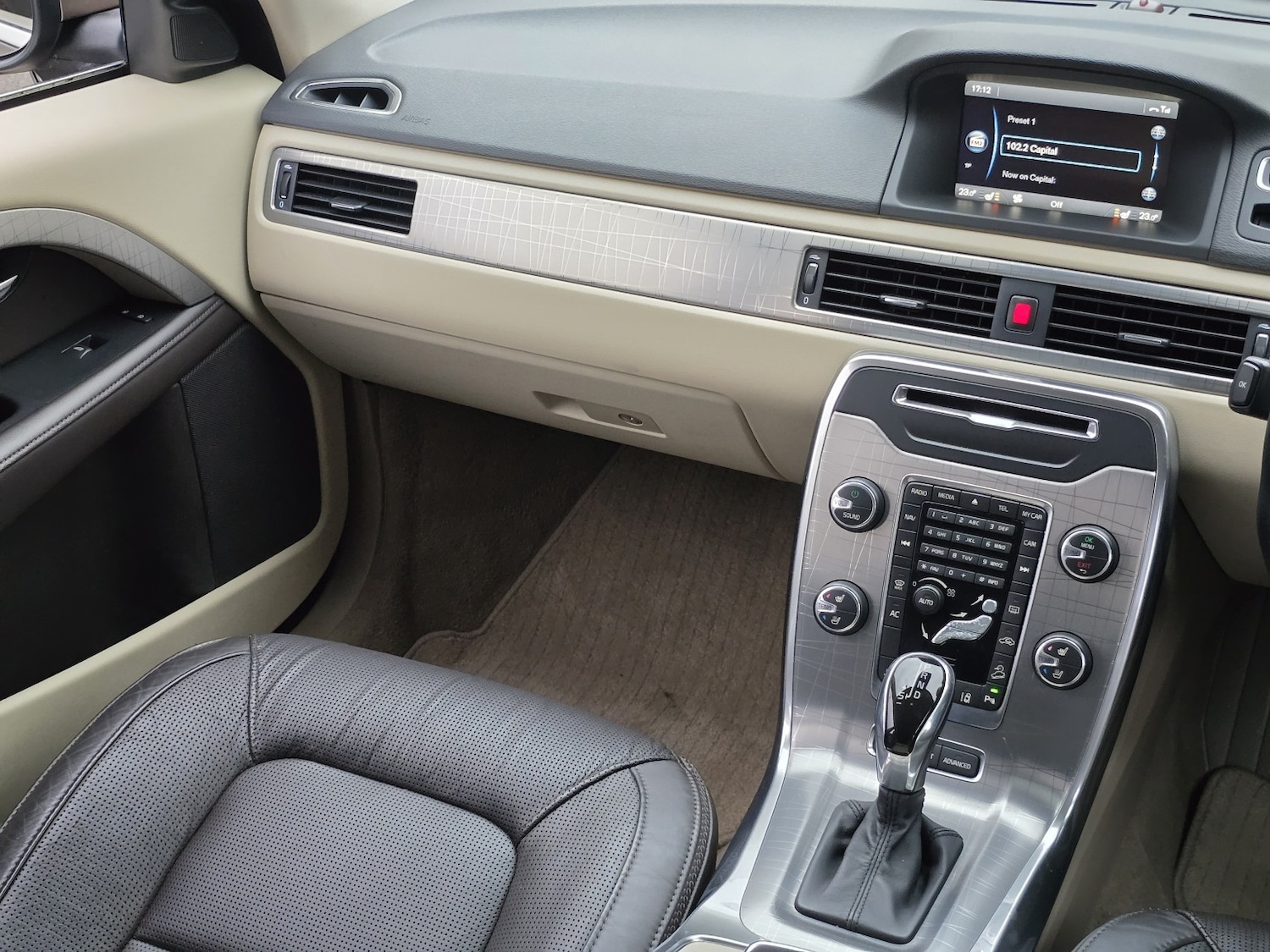 Used Volvo XC70 2013 for sale - 77750058: Photo 17