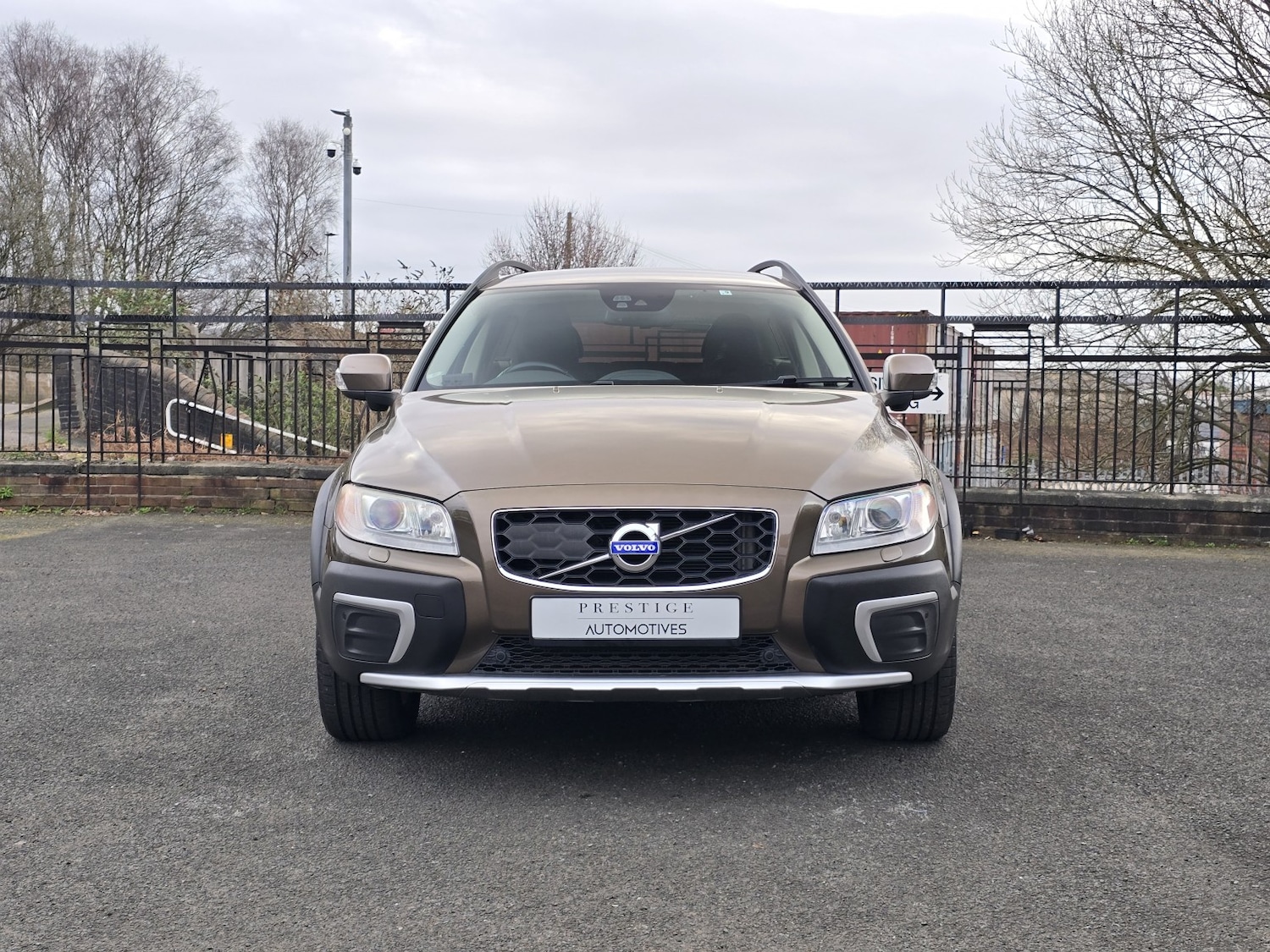 Used Volvo XC70 2013 for sale - 77750058: Photo 2
