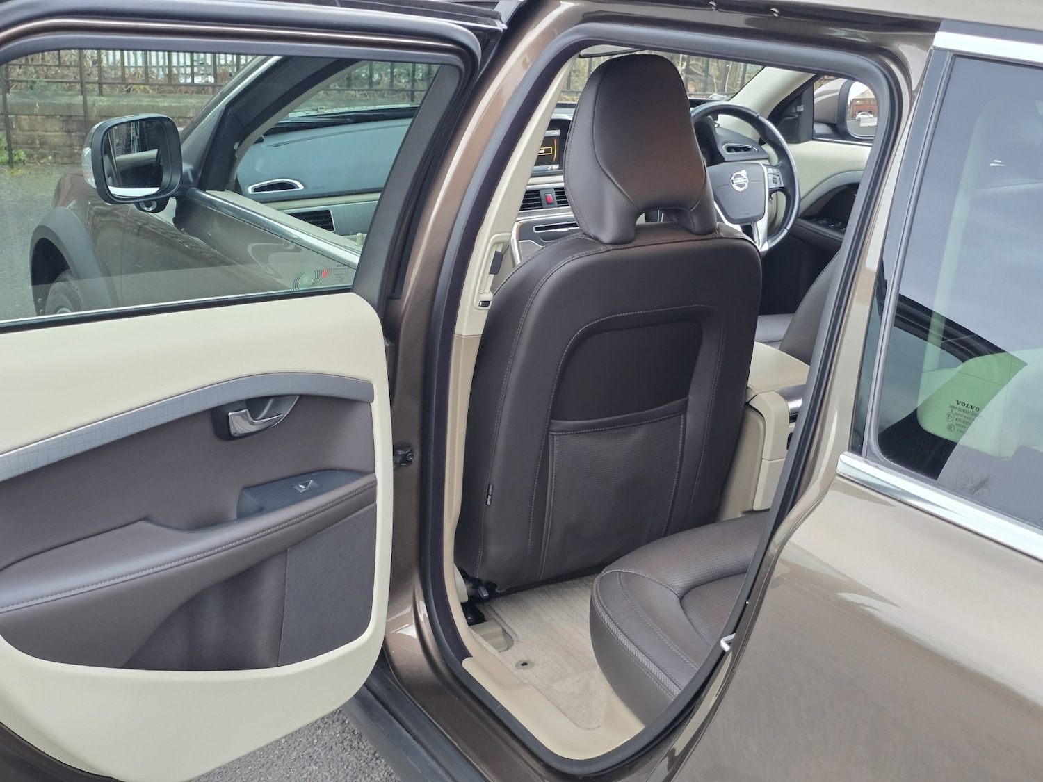 Used Volvo XC70 2013 for sale - 77750058: Photo 40