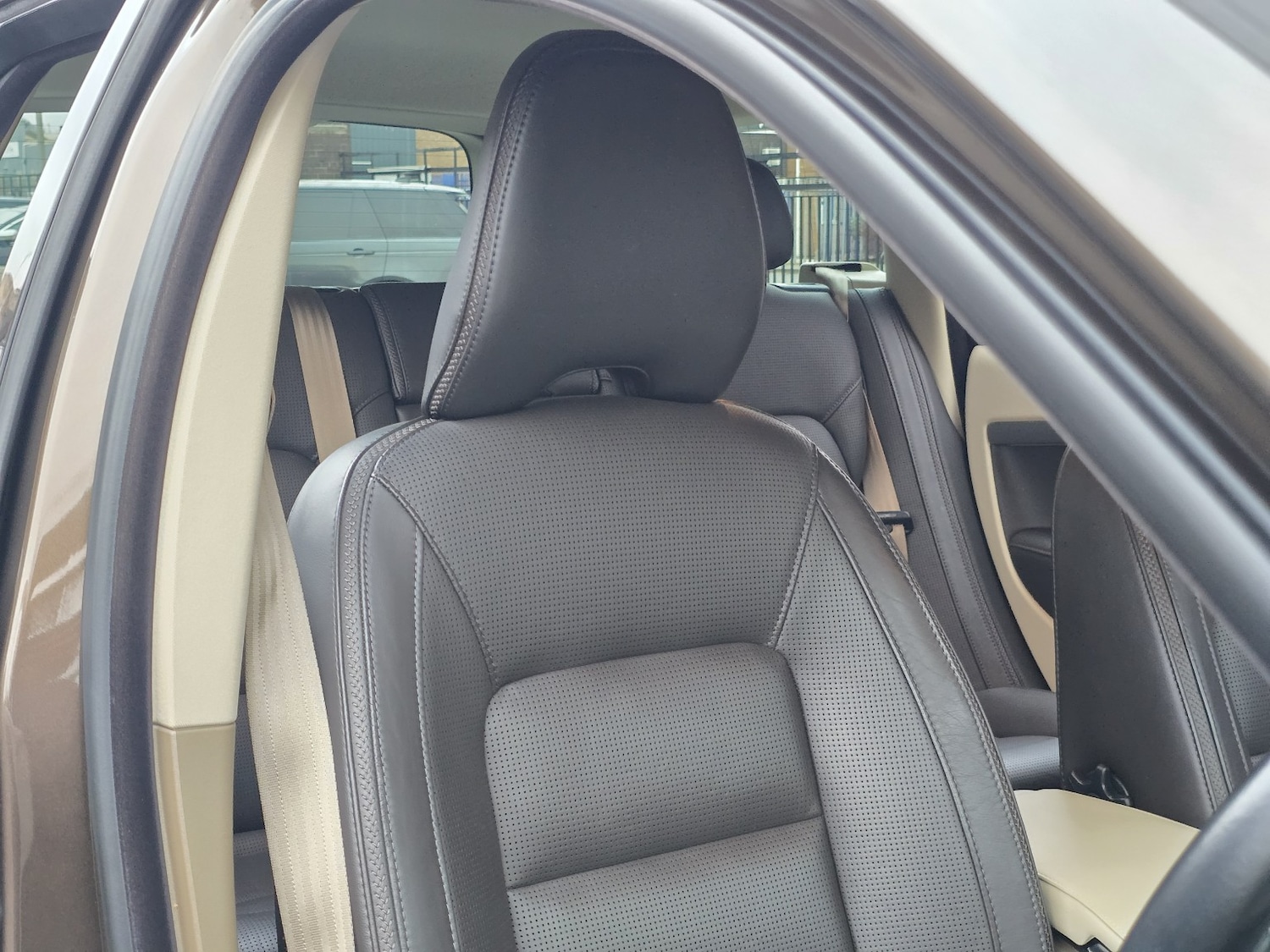 Used Volvo XC70 2013 for sale - 77750058: Photo 48