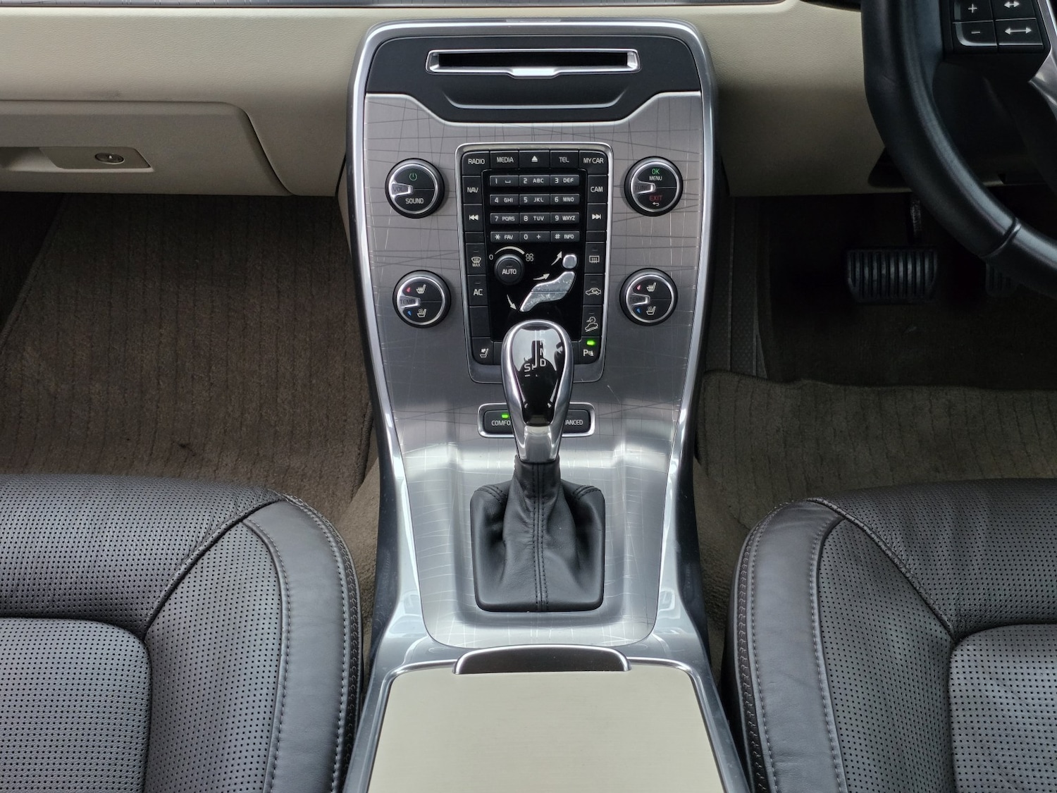 Used Volvo XC70 2013 for sale - 77750058: Photo 61