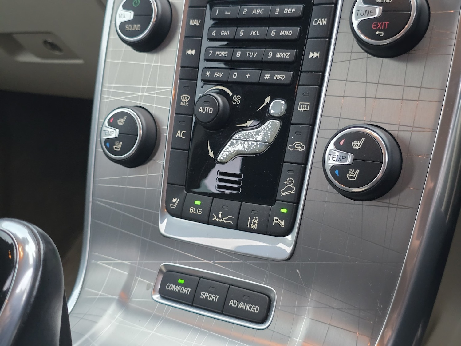 Used Volvo XC70 2013 for sale - 77750058: Photo 64