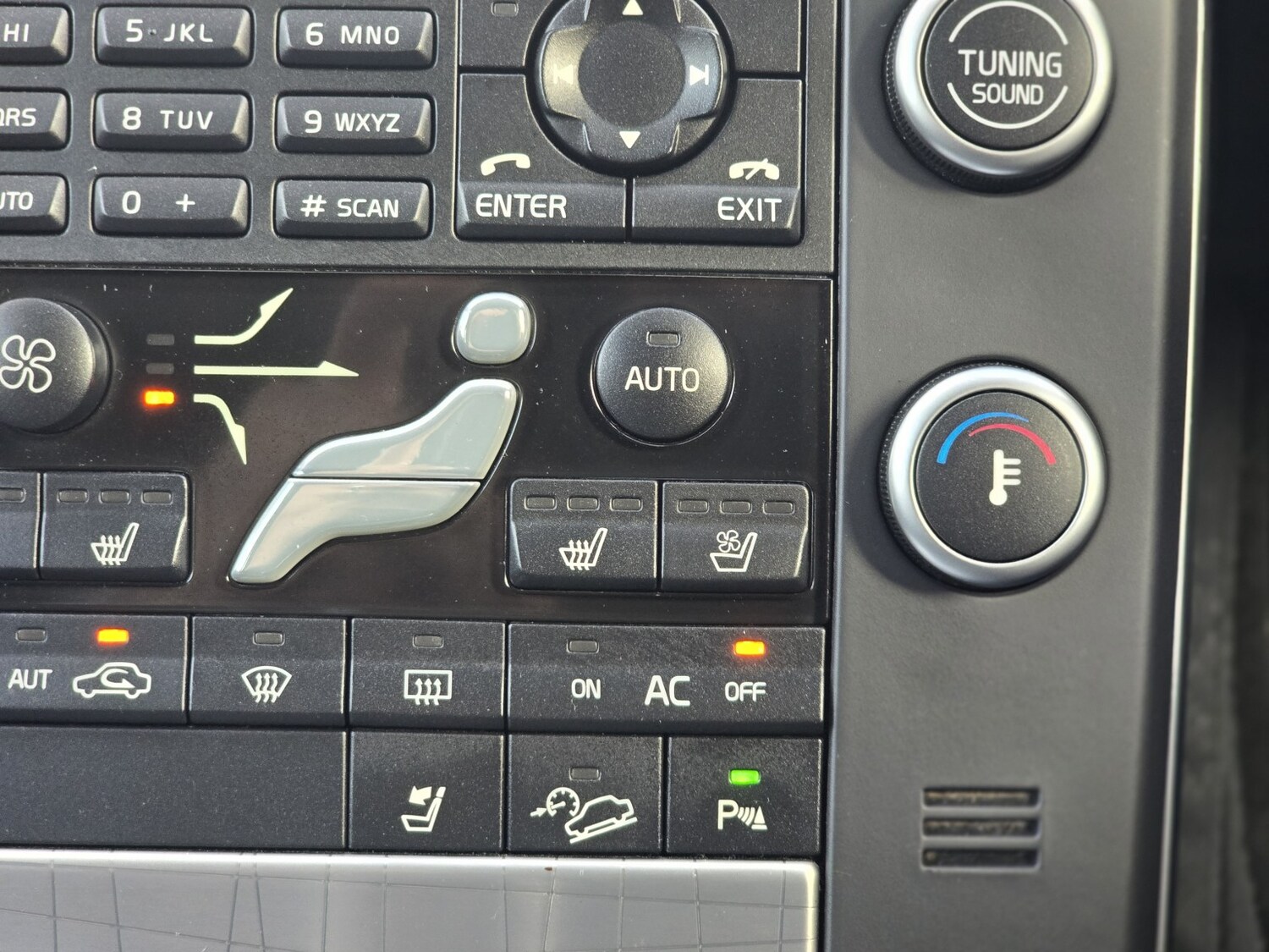 Used Volvo XC70 for sale - 77189311: Photo 40