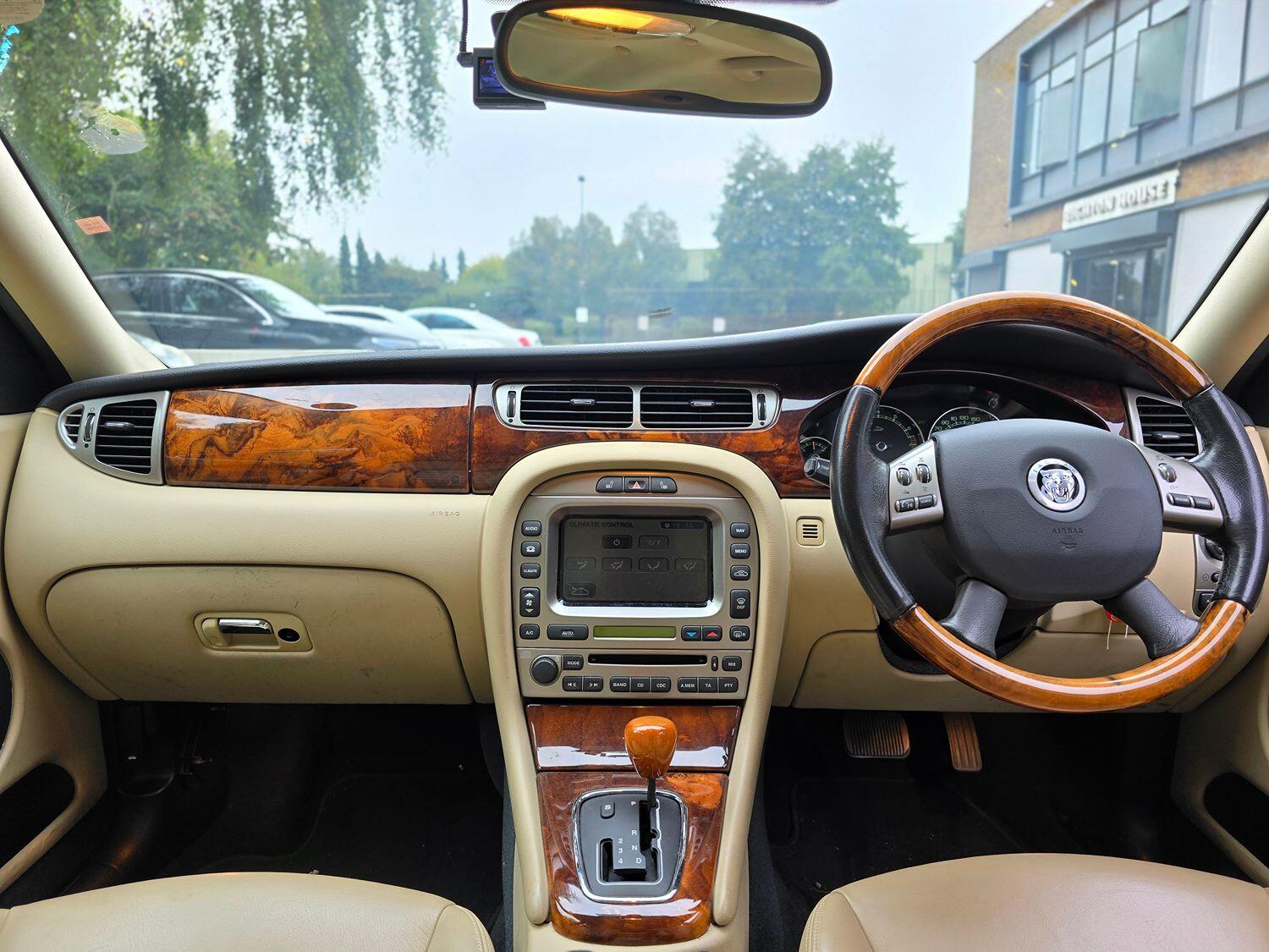 Used Jaguar X-Type 2024 for sale - 77189388: Photo 2