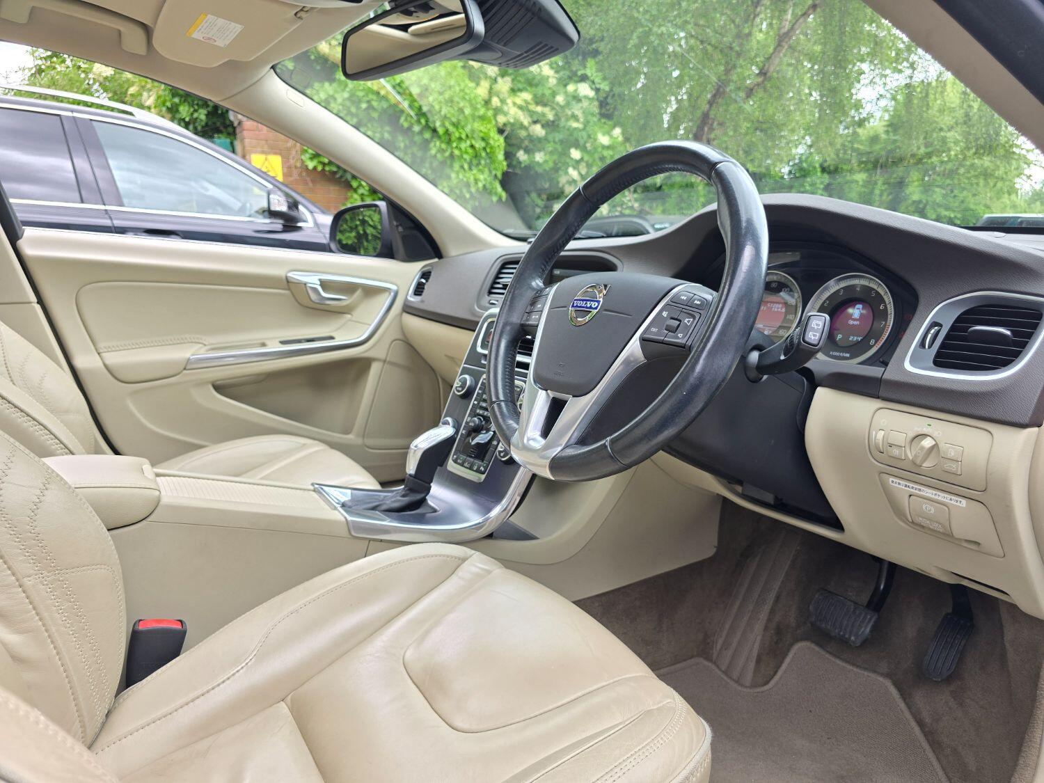 Used Volvo V60 2012 for sale - 77189365: Photo 24