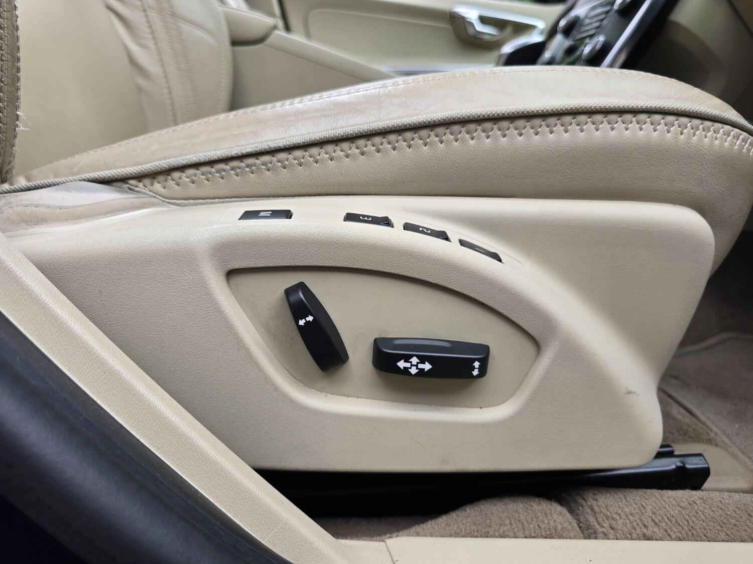 Used Volvo V60 2012 for sale - 77189365: Photo 27