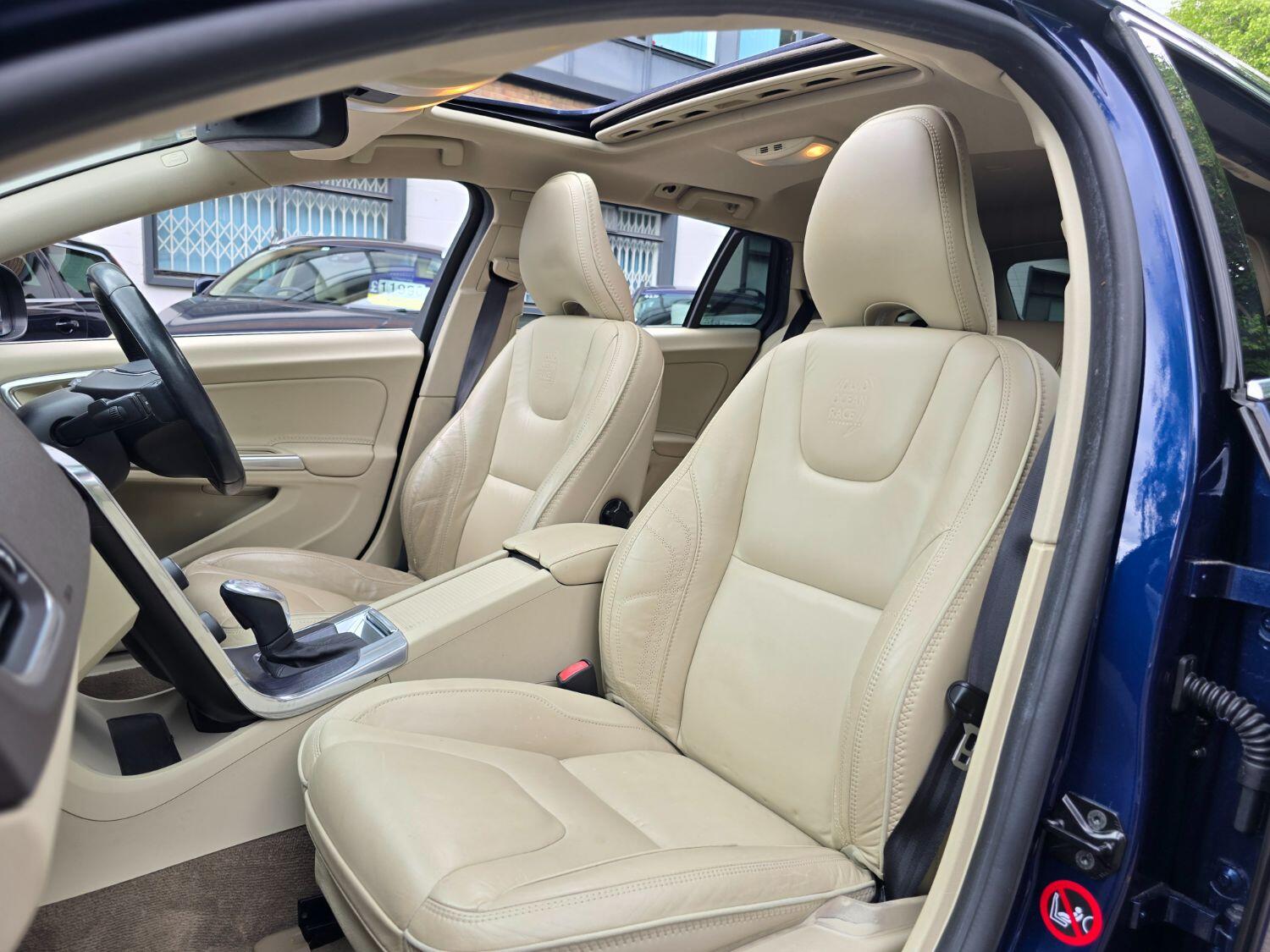 Used Volvo V60 2012 for sale - 77189365: Photo 30