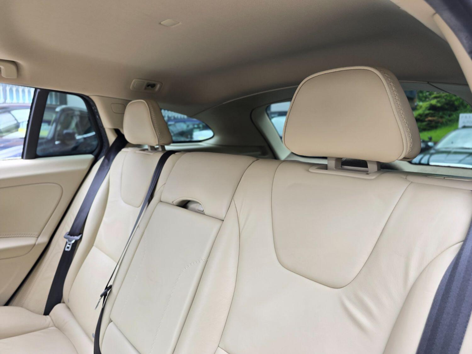 Used Volvo V60 2012 for sale - 77189365: Photo 36