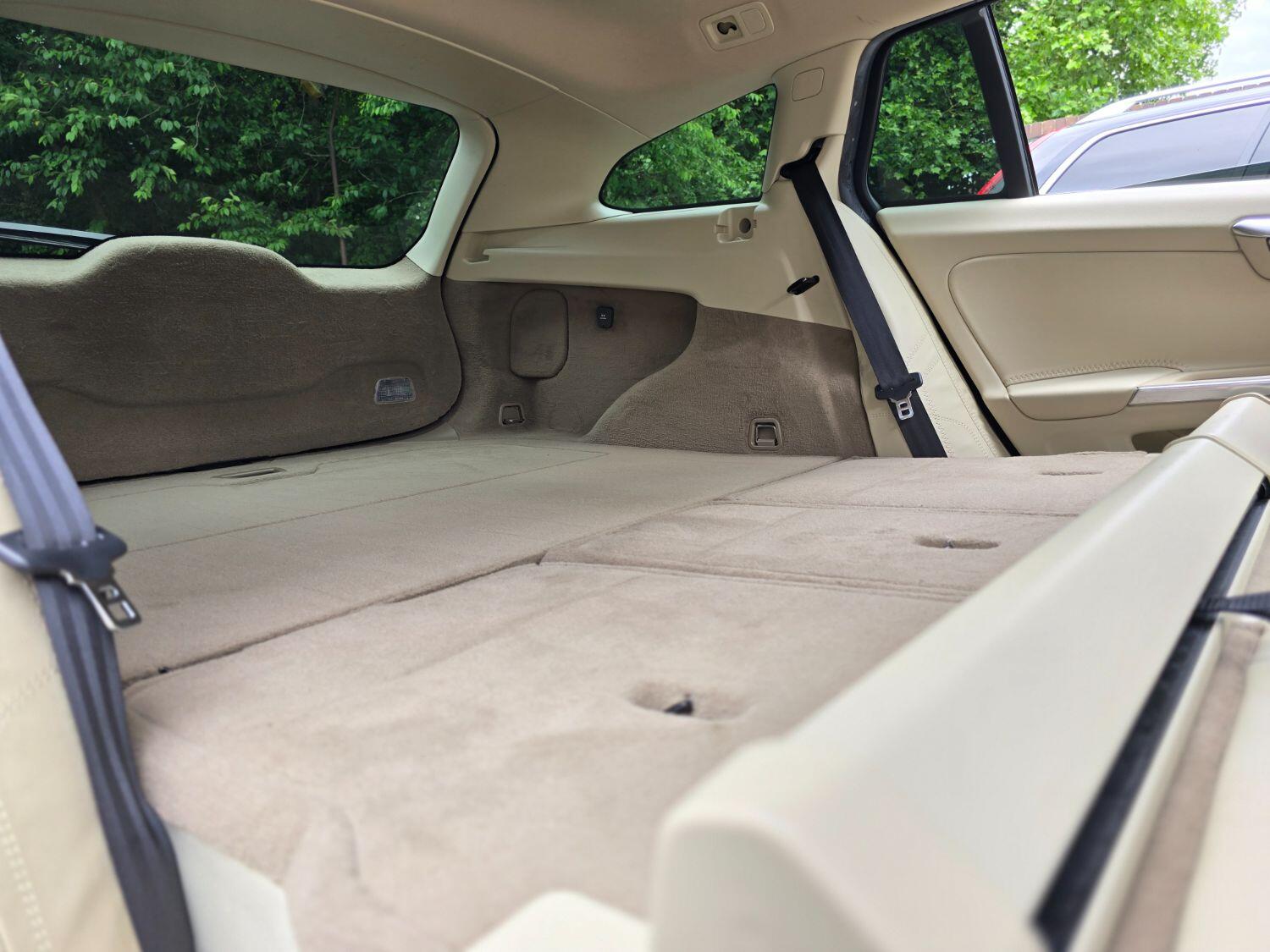 Used Volvo V60 2012 for sale - 77189365: Photo 50