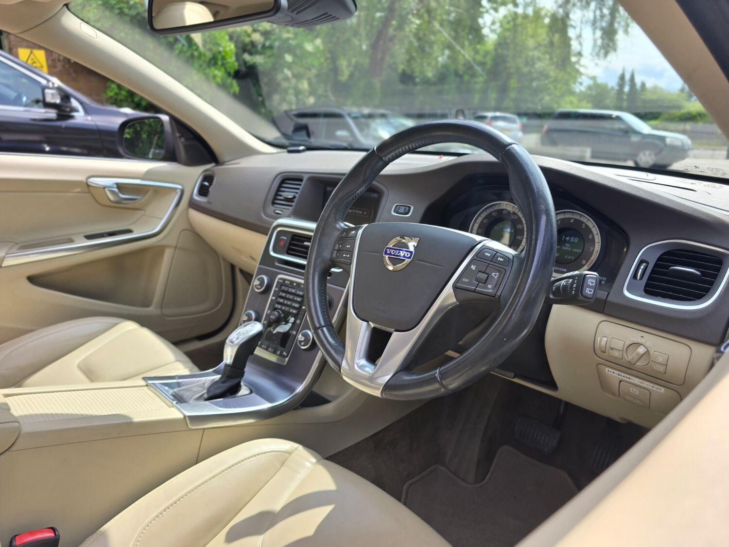 Used Volvo V60 2012 for sale - 77189365: Photo 58