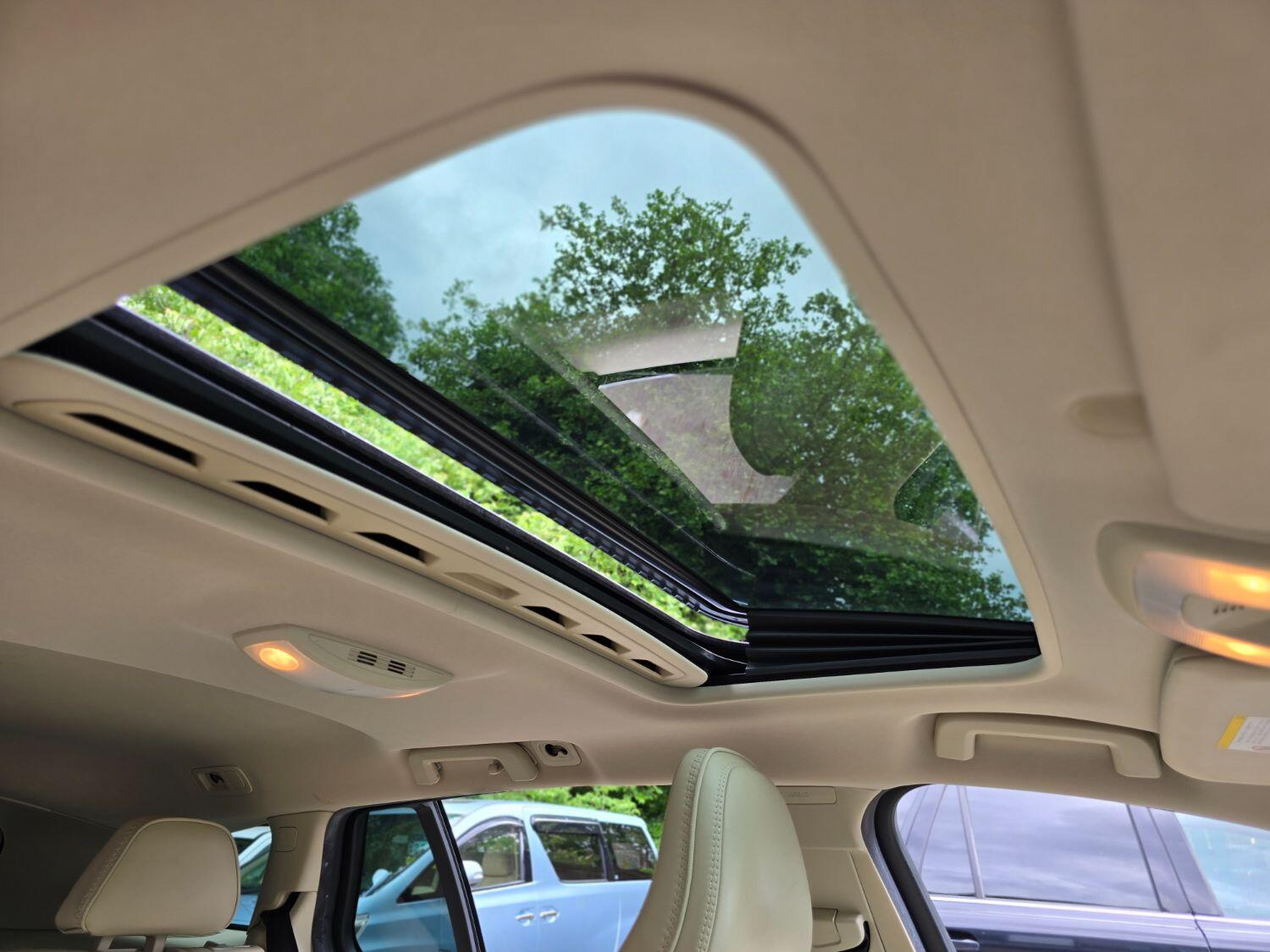 Used Volvo V60 2012 for sale - 77189365: Photo 68