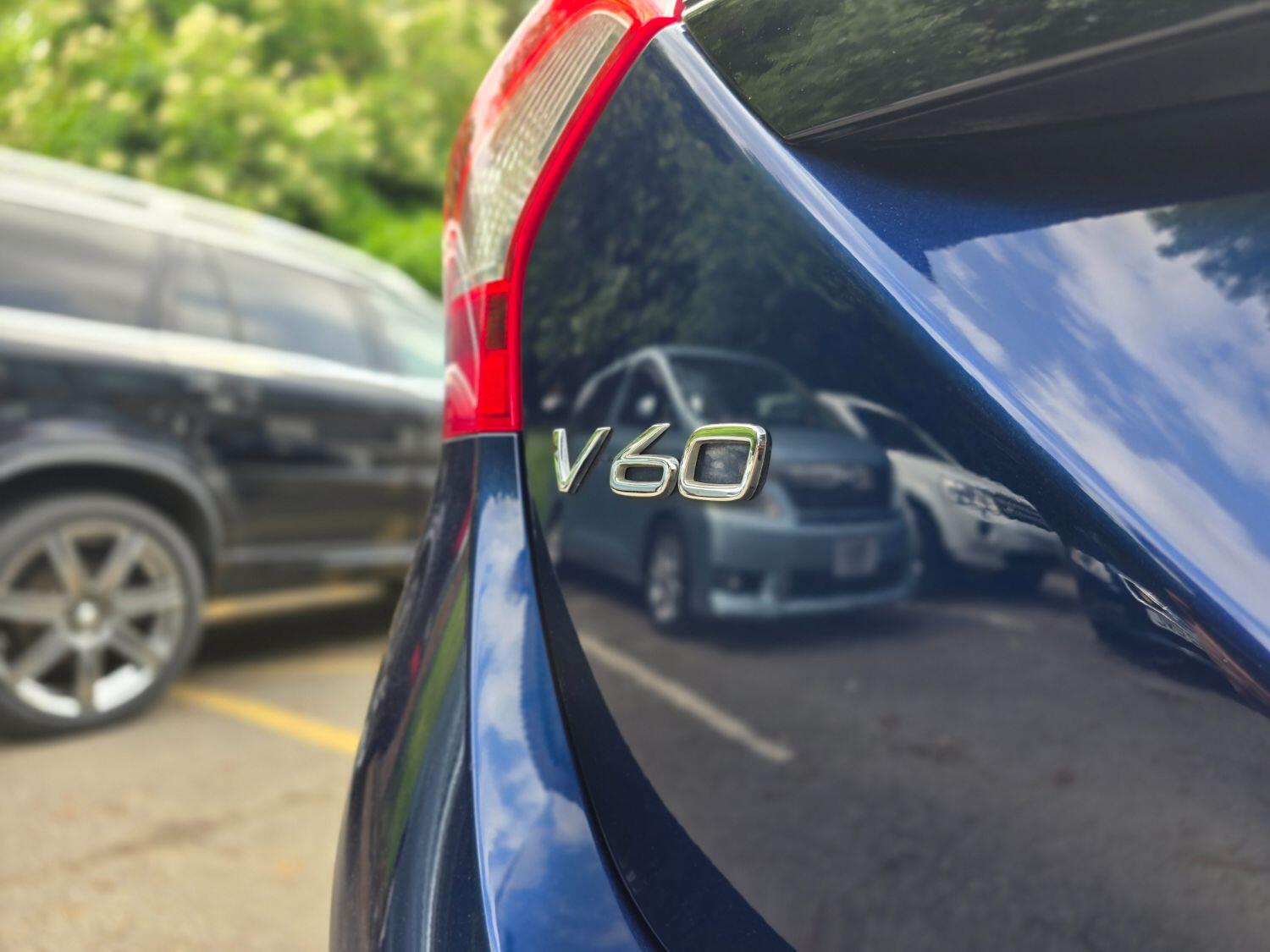 Used Volvo V60 2012 for sale - 77189365: Photo 84