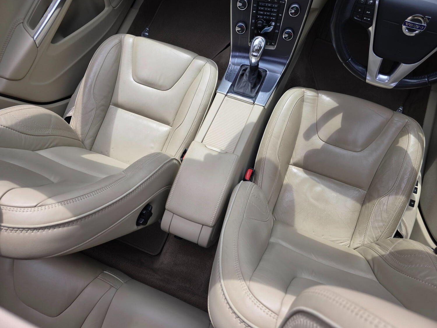 Used Volvo V60 2012 for sale - 77189365: Photo 89