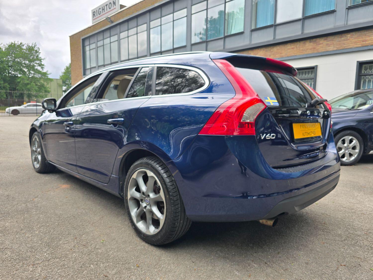 Used Volvo V60 2012 for sale - 77189365: Photo 9