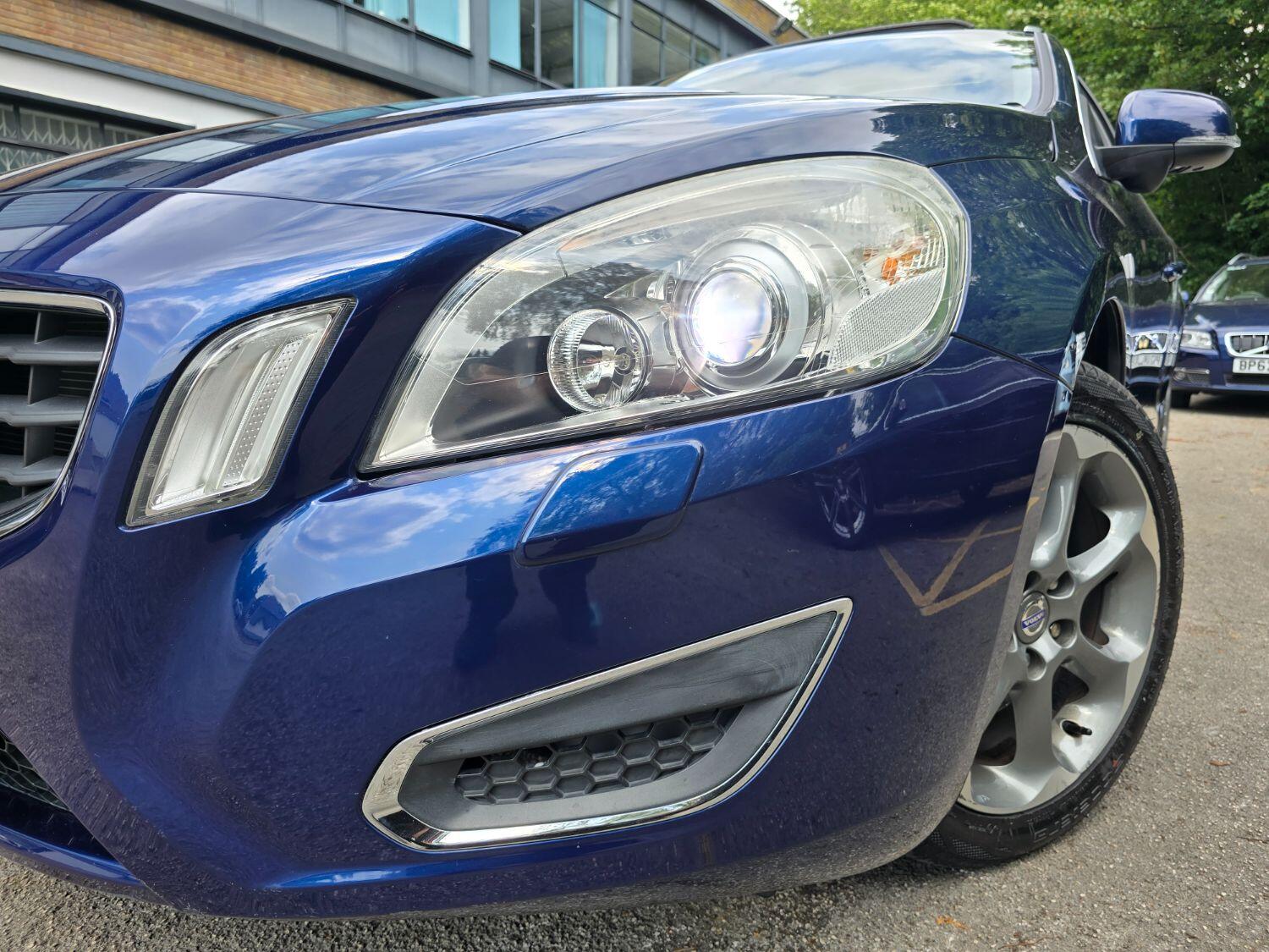 Used Volvo V60 2012 for sale - 77189365: Photo 90