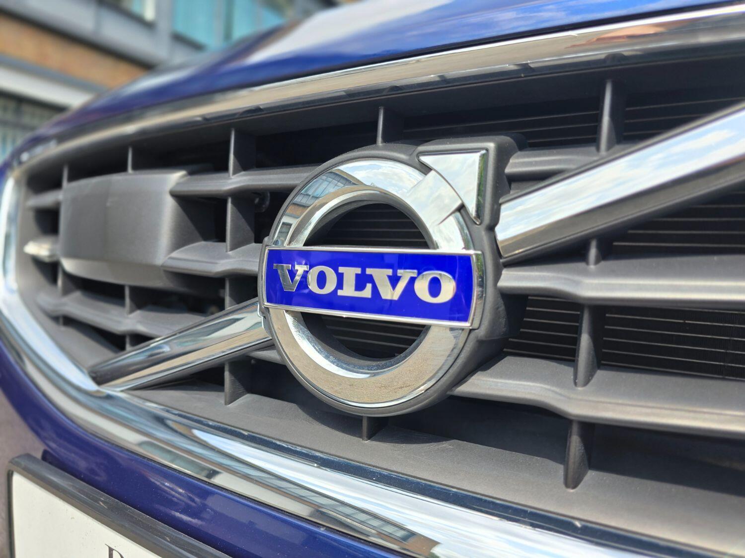 Used Volvo V60 2012 for sale - 77189365: Photo 96