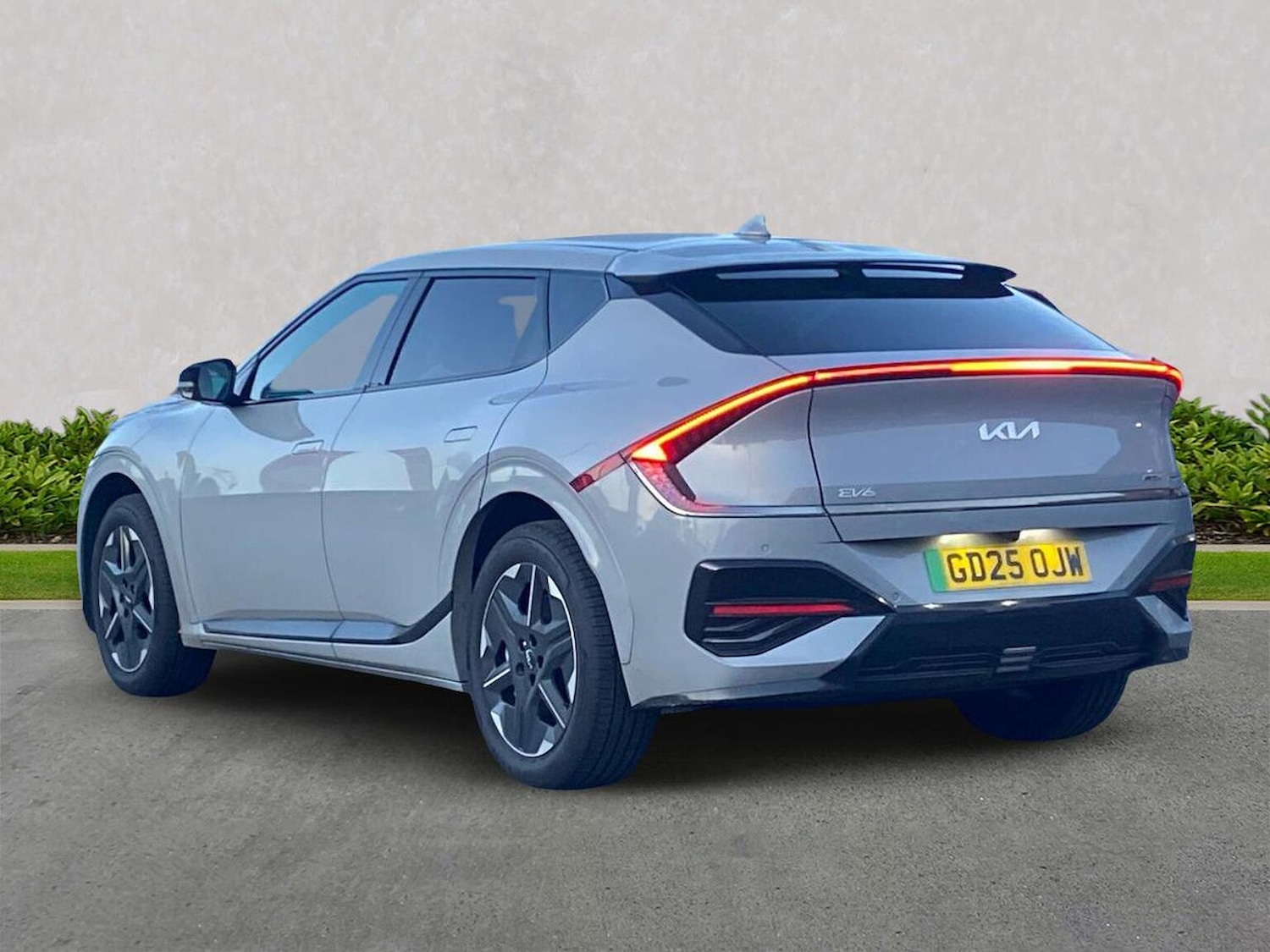 Used Kia EV6 2025 for sale - 76571033: Photo 2