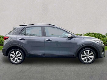 Used Kia Stonic 2023 for sale - 78614791: Photo