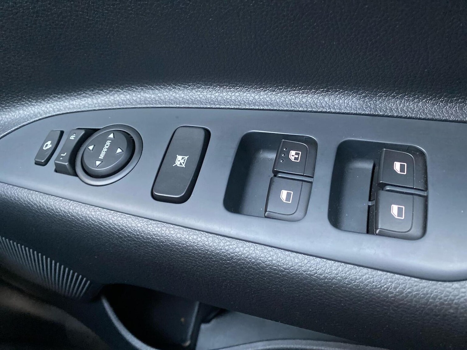 Used Kia Stonic 2025 for sale - 76911186: Photo 21